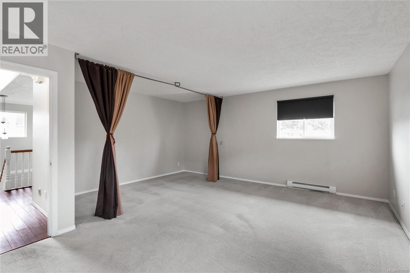 2837 Scott St Property Photo 8
