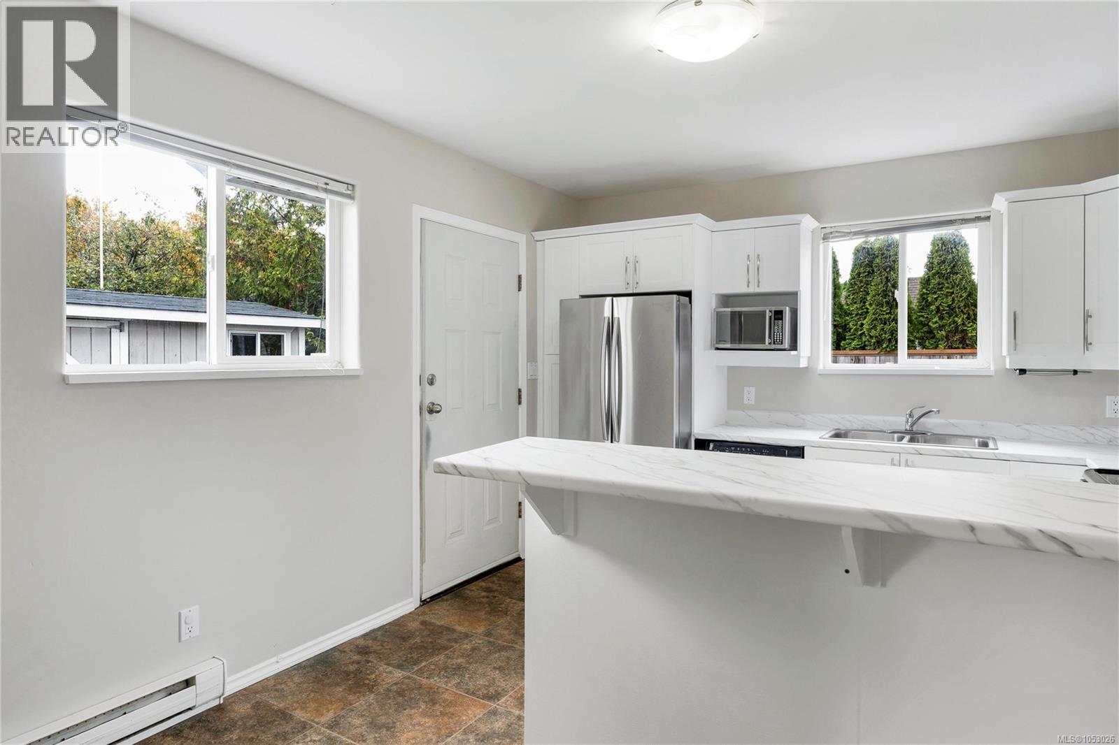 2837 Scott St Property Photo 31