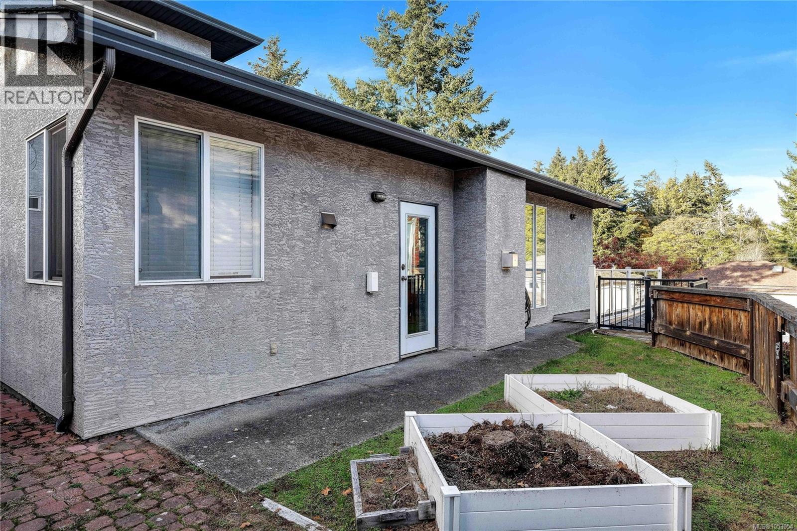 2426 Selwyn Rd Property Photo 30