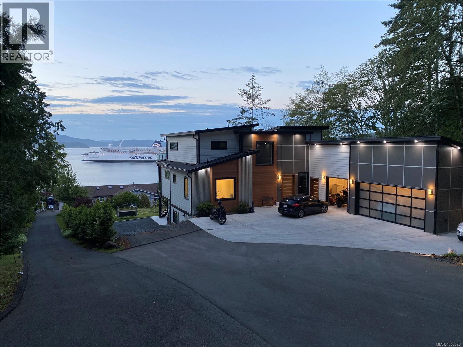 1470 Lands End Rd Property Photo 1