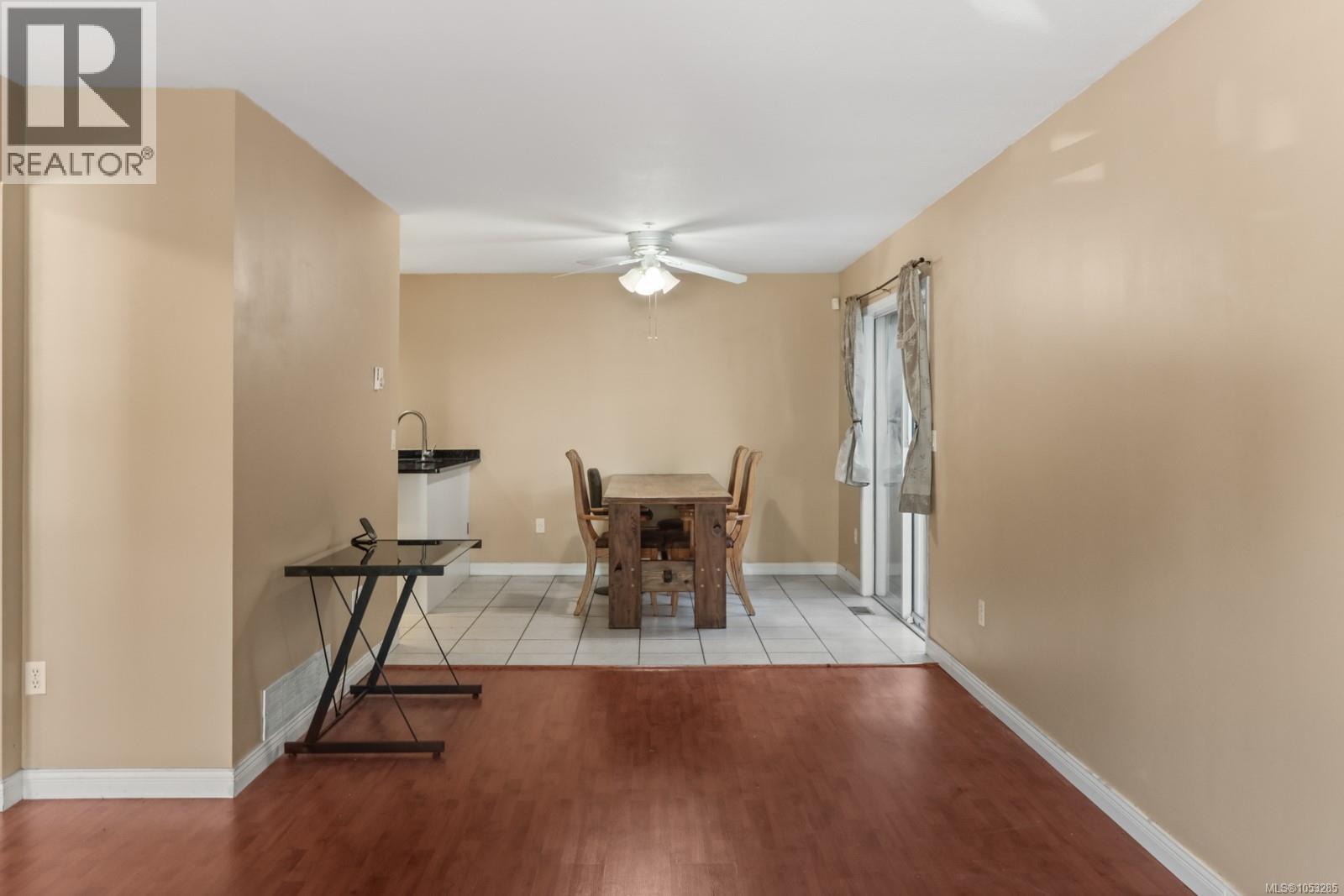3 2338 Rosstown Rd Property Photo 16