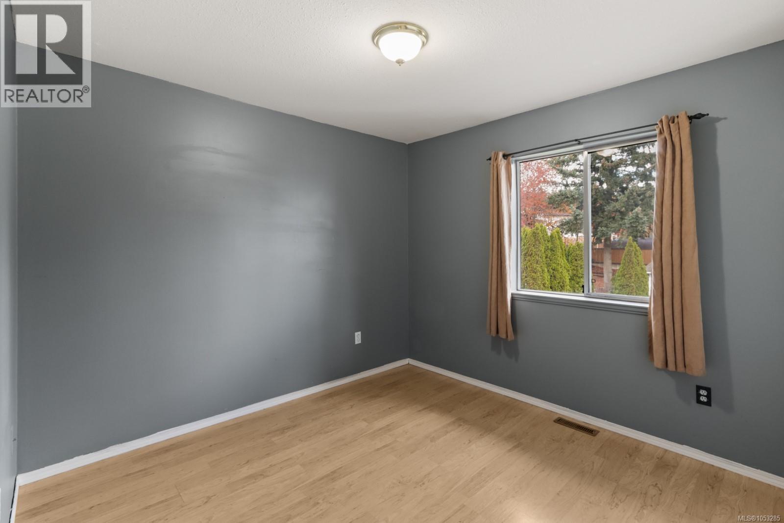 3 2338 Rosstown Rd Property Photo 38