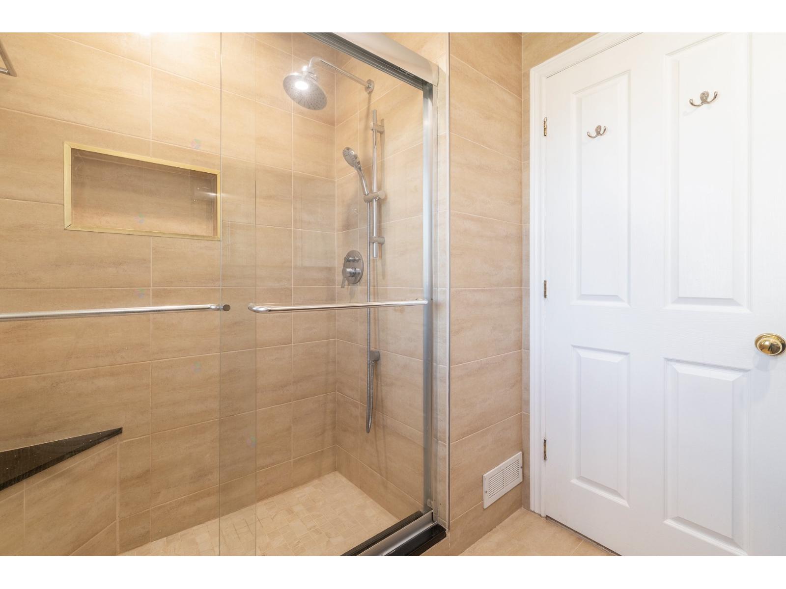6 Place Du Chardonnay Property Photo 32