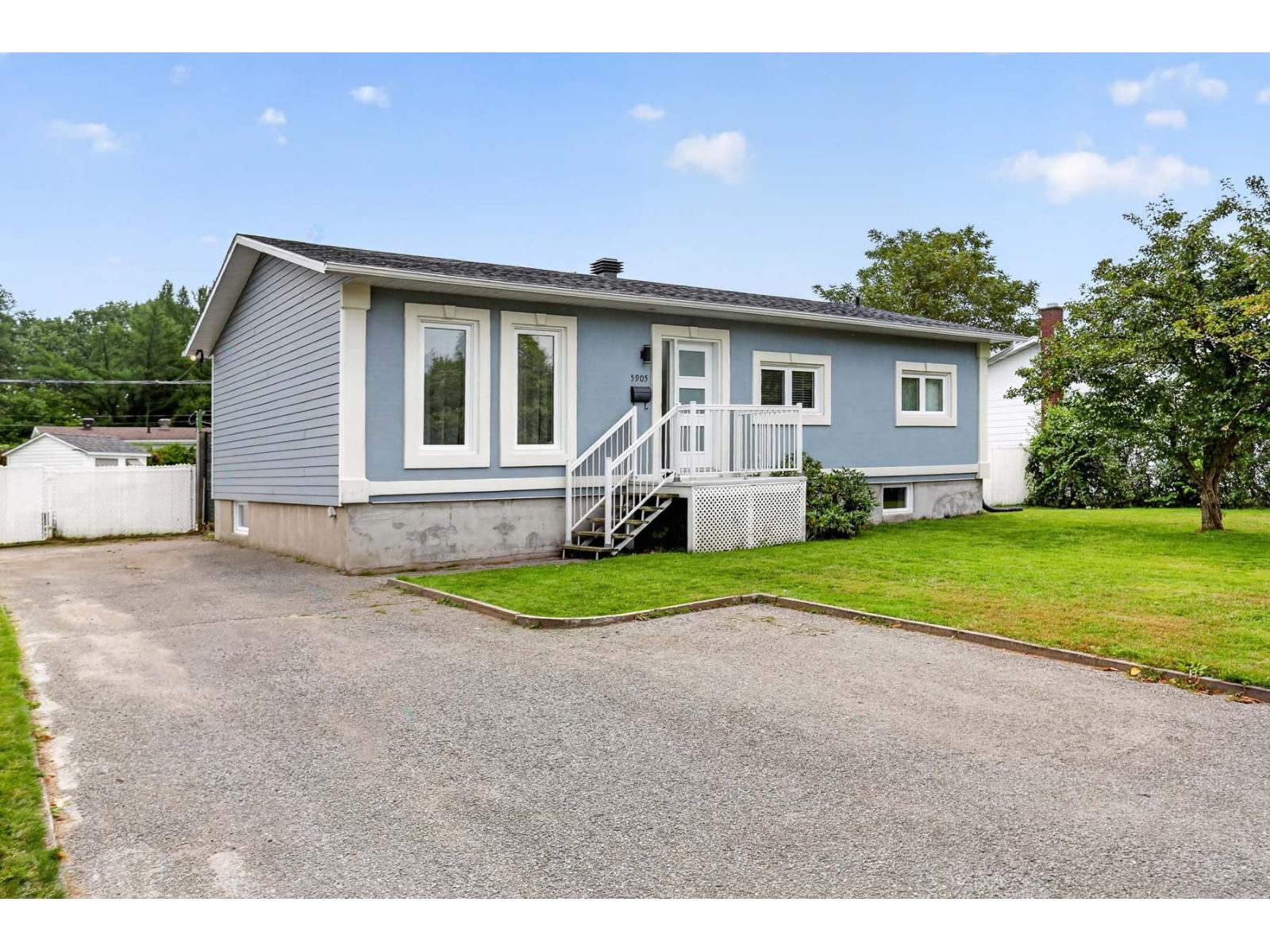 5905 Rue de la Montagne Property Photo 1