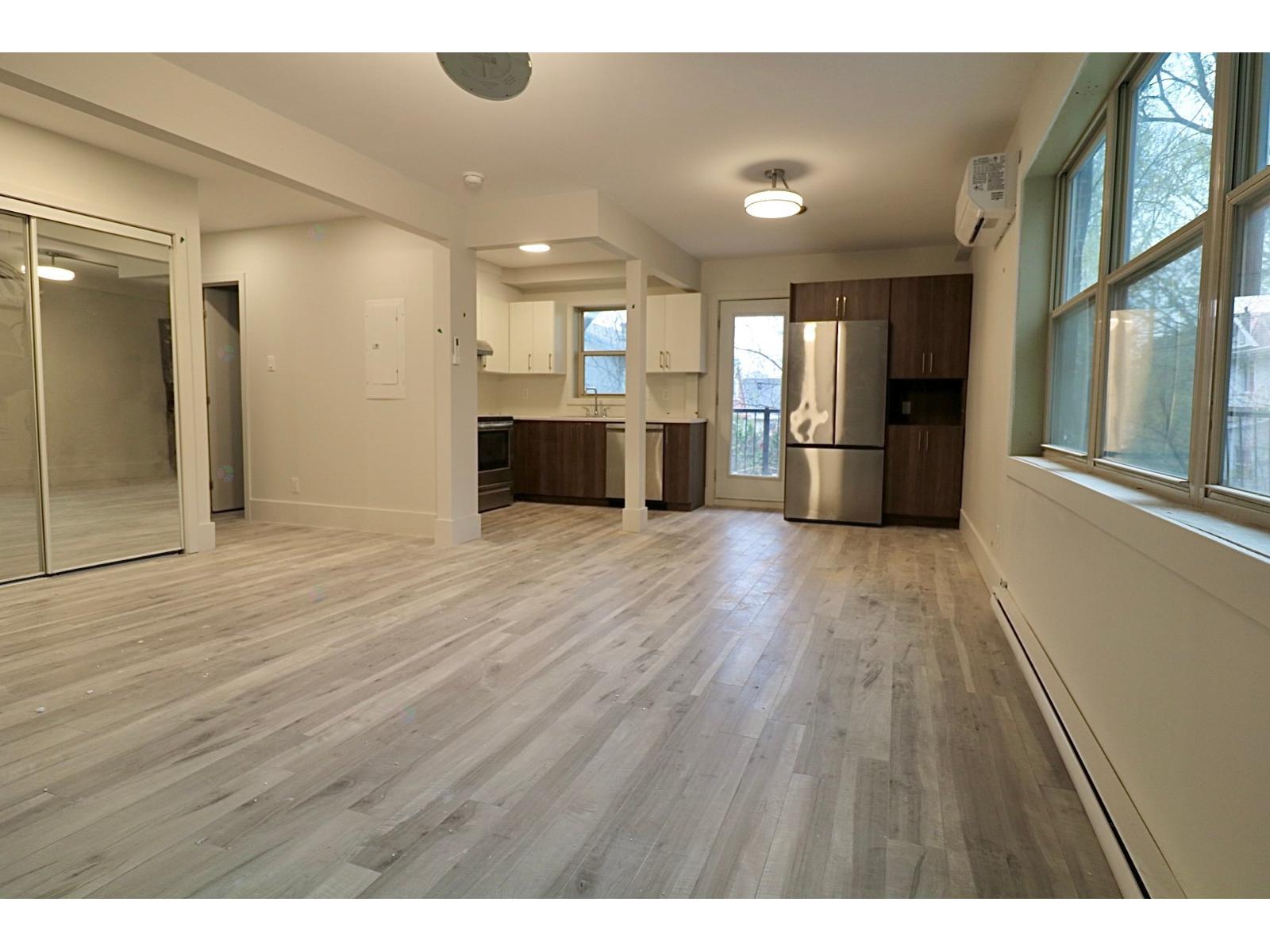 66 Av. Coolbreeze, #5 Property Photo 1