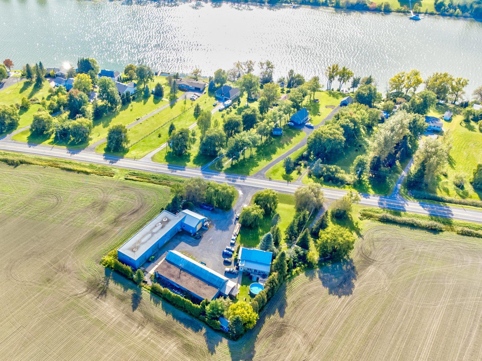 3205 Ch. Des Patriotes Property Photo 1