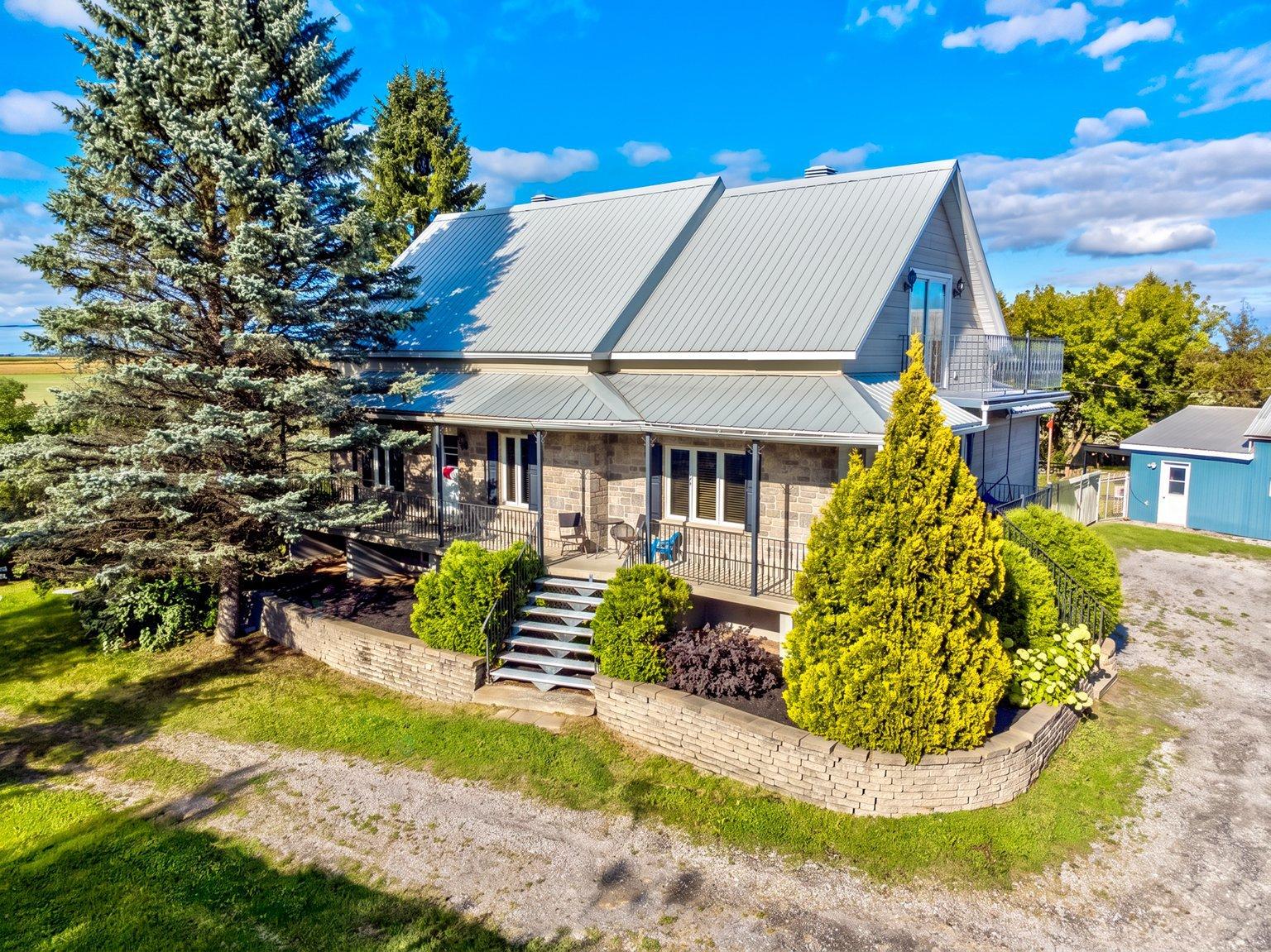 3205 Ch. Des Patriotes Property Photo 6