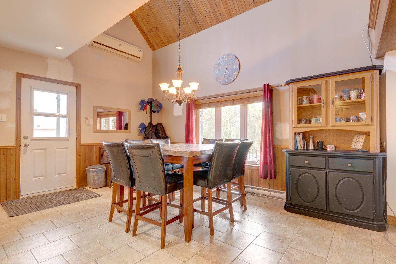 3205 Ch. Des Patriotes Property Photo 17