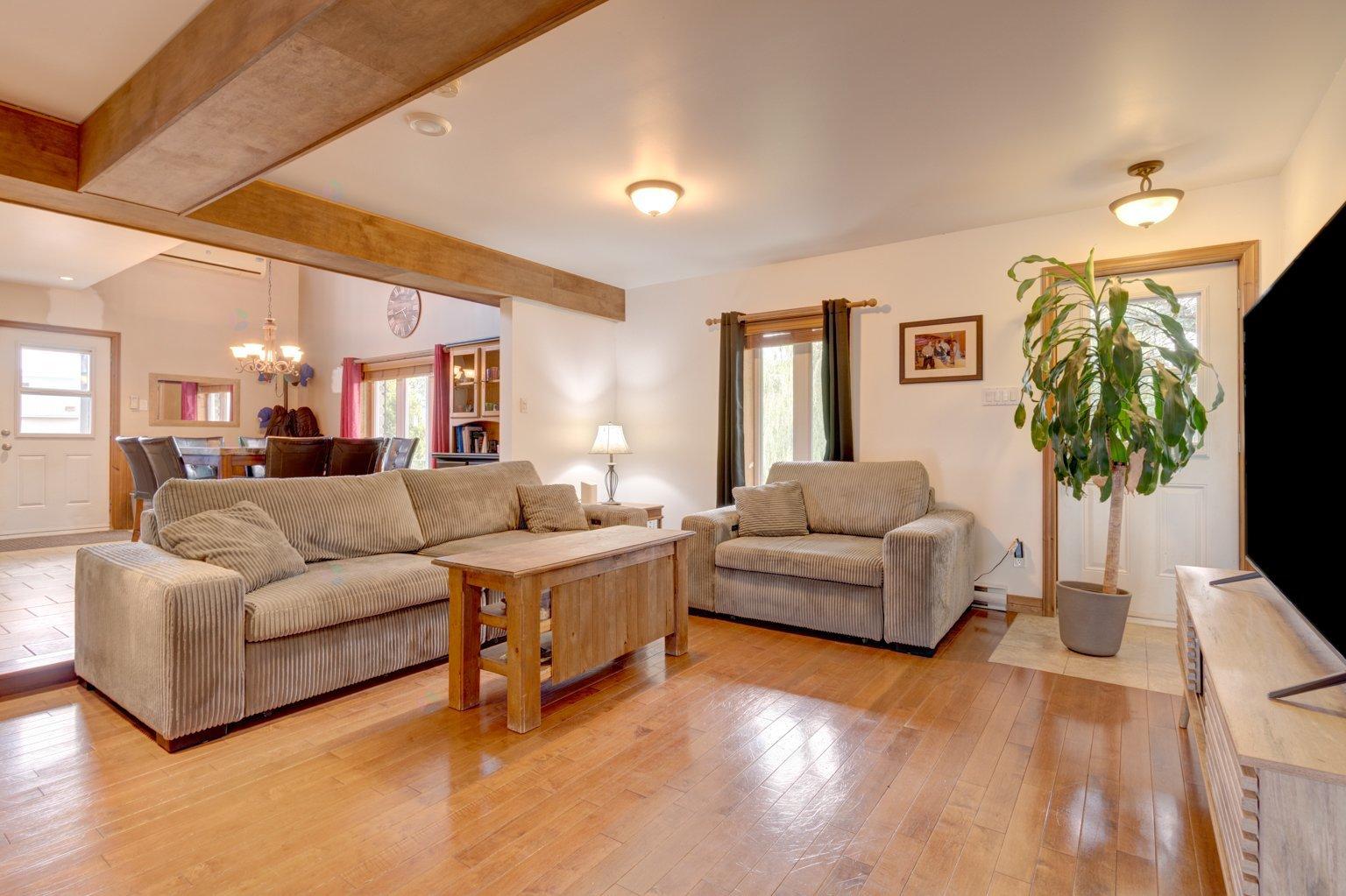 3205 Ch. Des Patriotes Property Photo 21