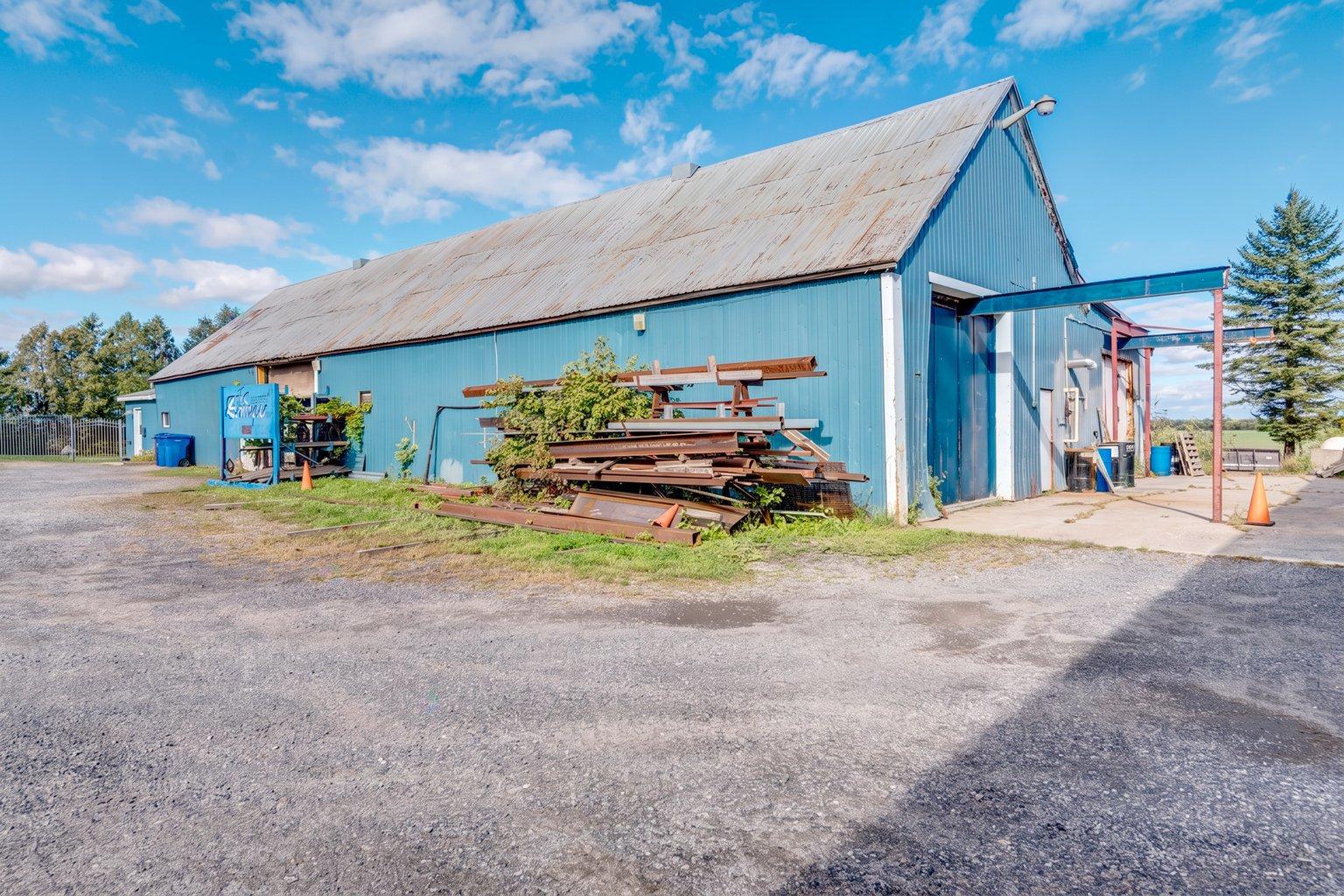 3205 Ch. Des Patriotes Property Photo 58