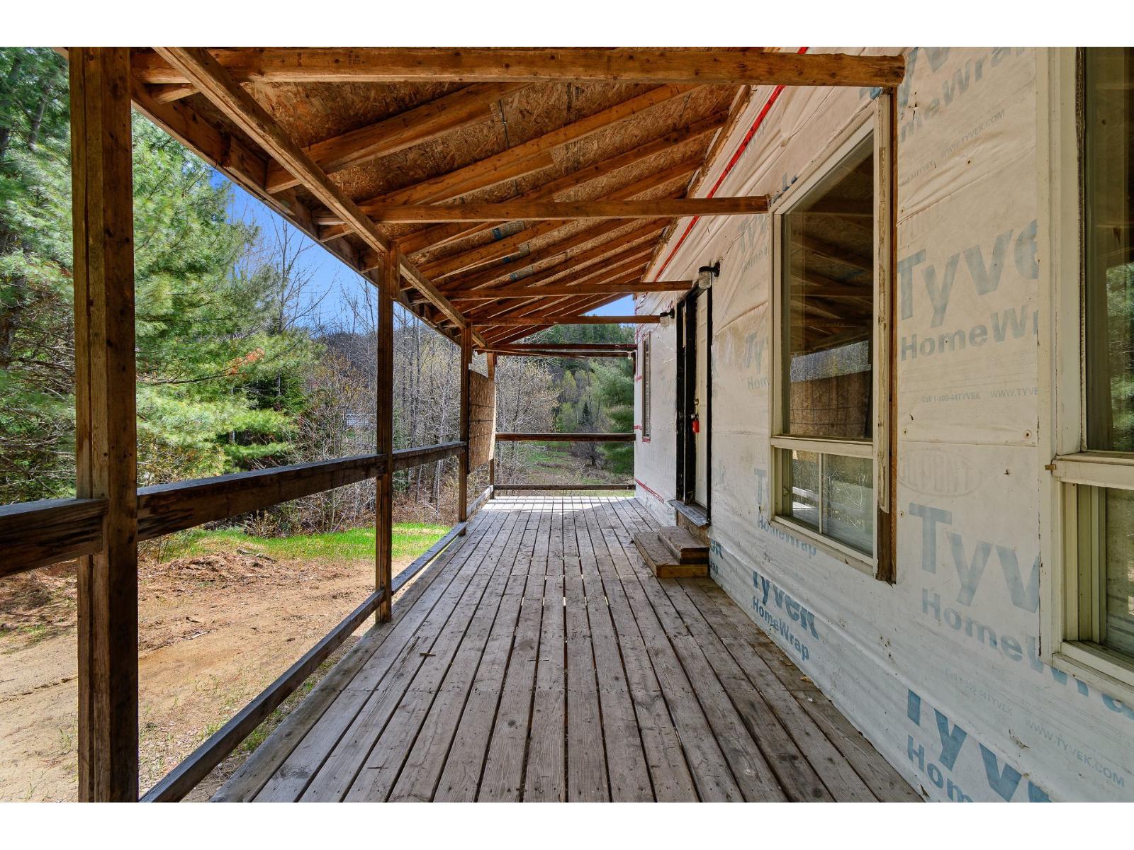 21 Ch. Du Lac-des-îles Property Photo 2