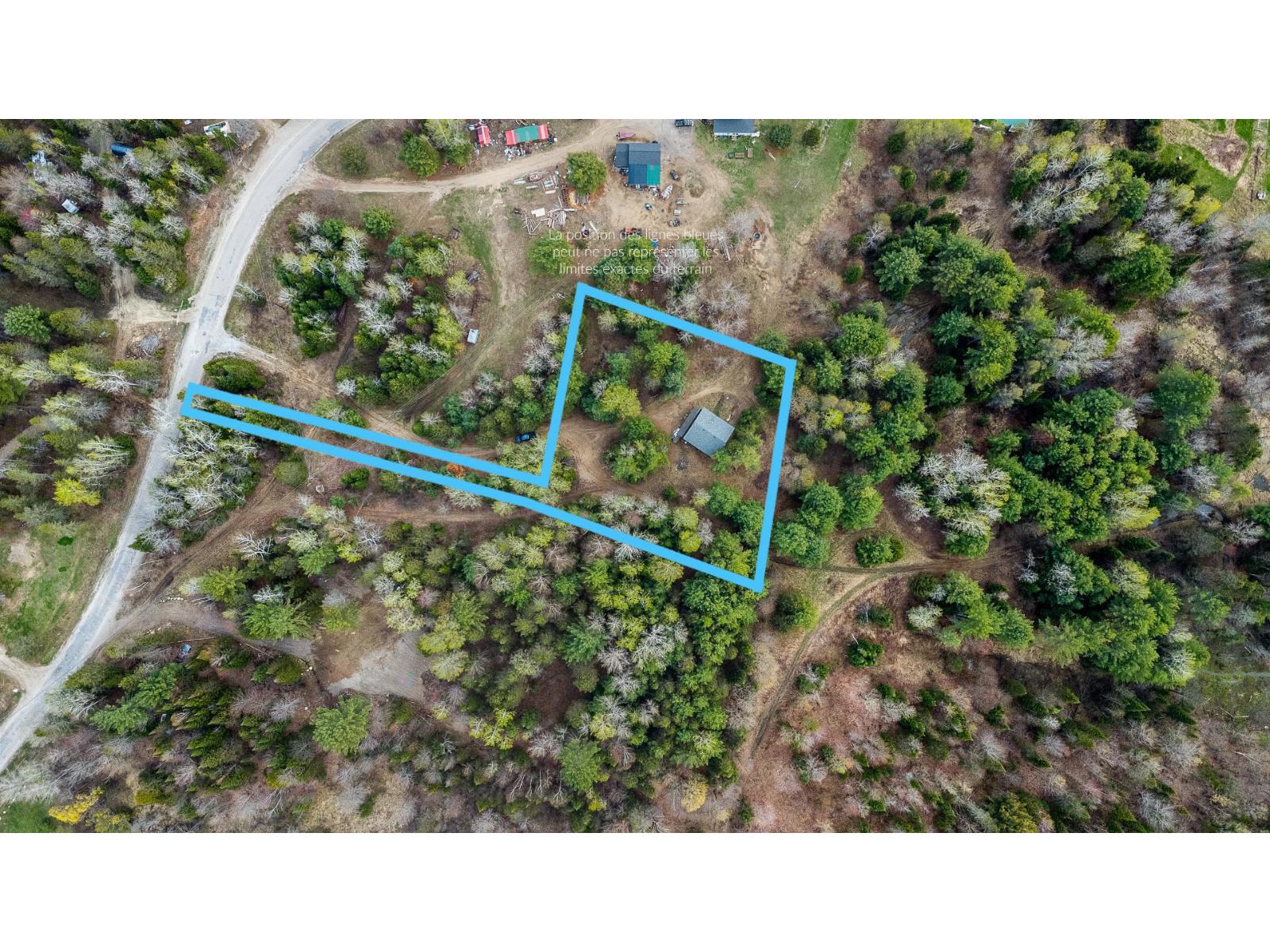 21 Ch. Du Lac-des-îles Property Photo 17