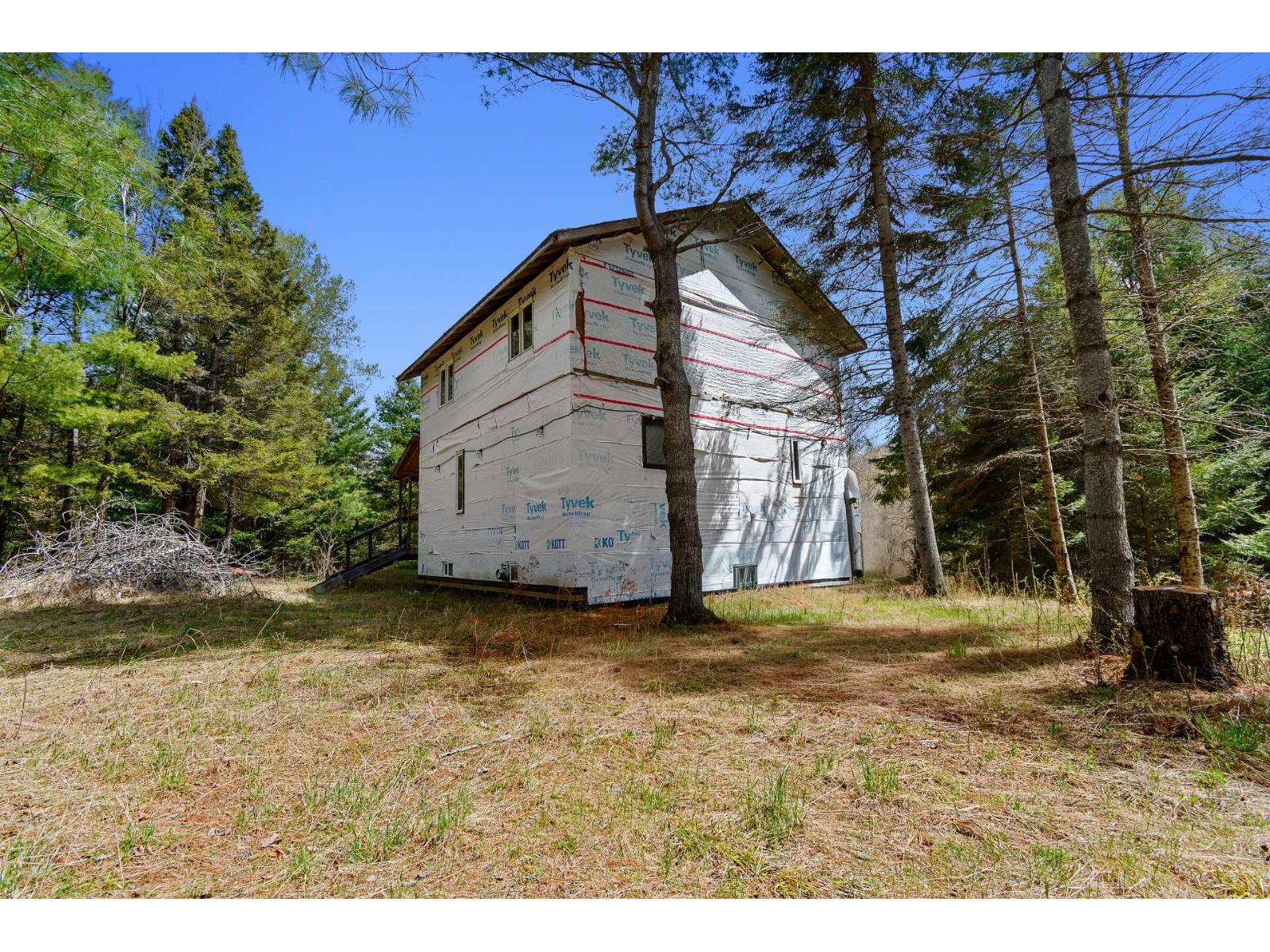21 Ch. Du Lac-des-îles Property Photo 20