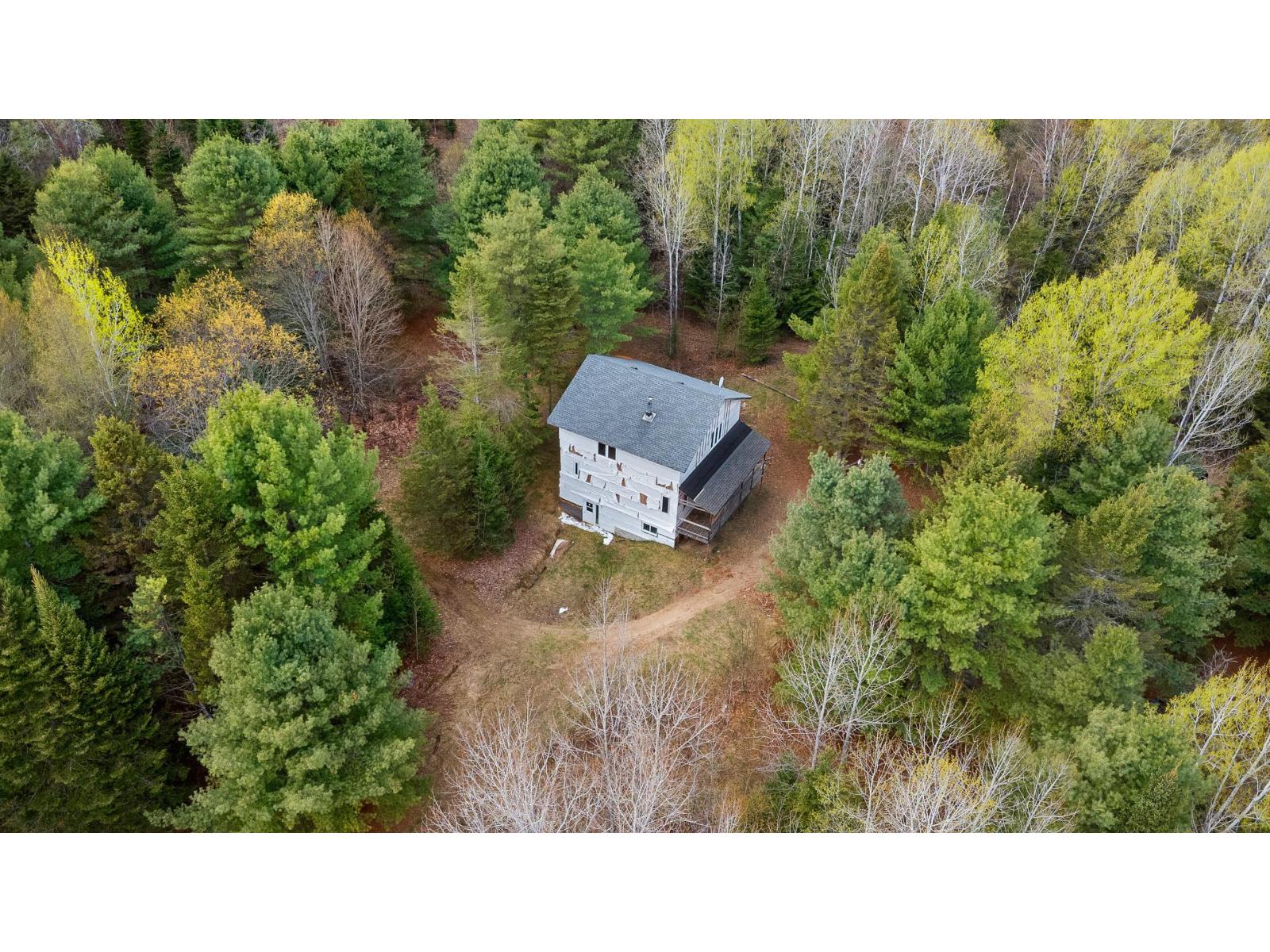 21 Ch. Du Lac-des-îles Property Photo 21