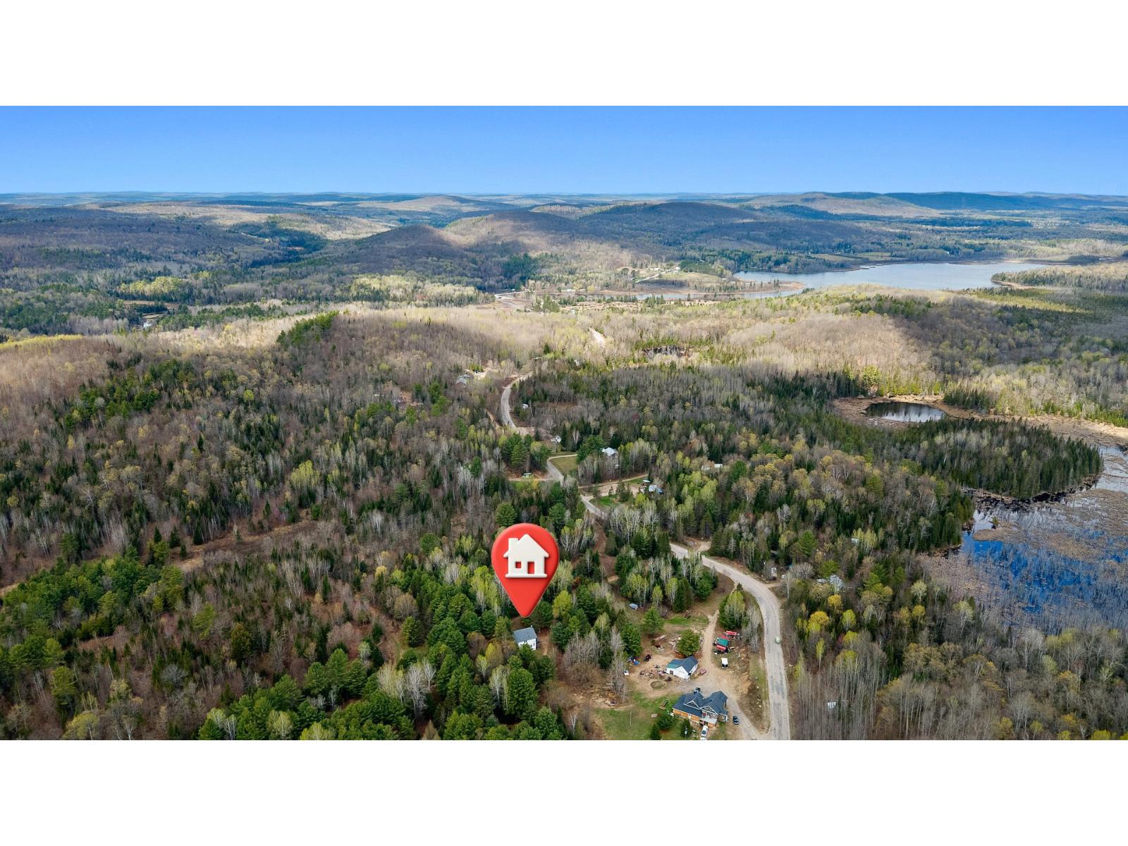 21 Ch. Du Lac-des-îles Property Photo 22
