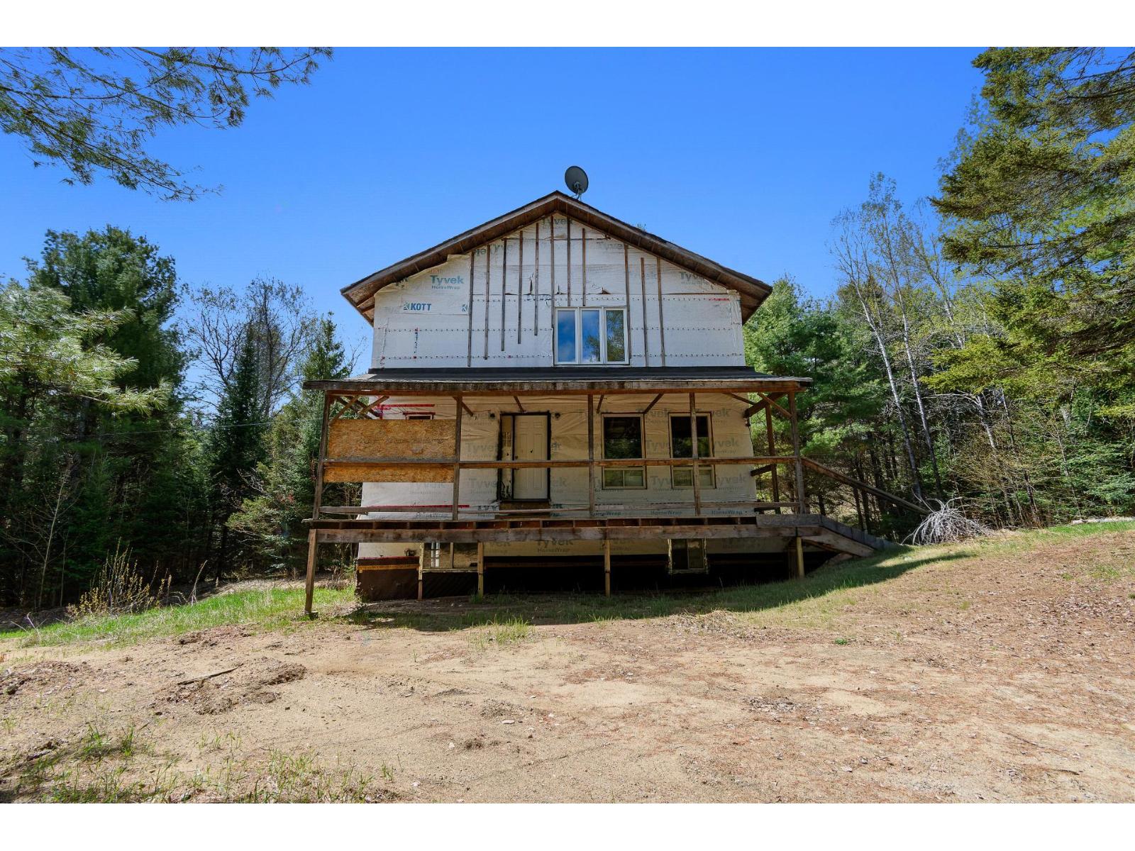 21 Ch. Du Lac-des-îles Property Photo 26