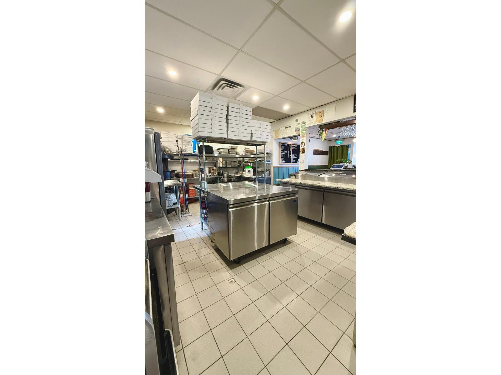 6672 Av. Papineau Property Photo 6