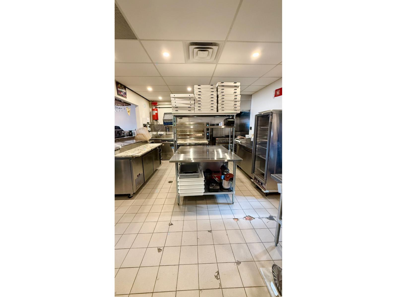6672 Av. Papineau Property Photo 11