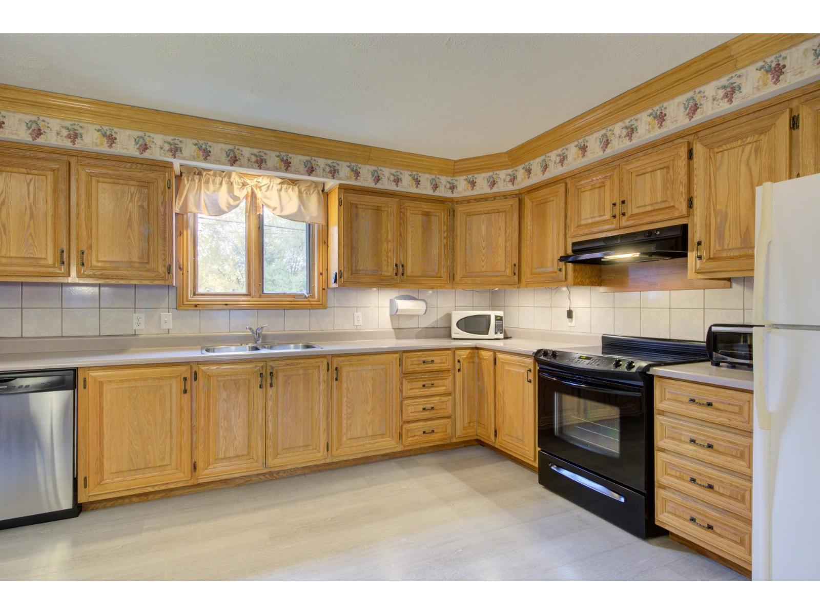 2482 Rue Hertel Property Photo 10