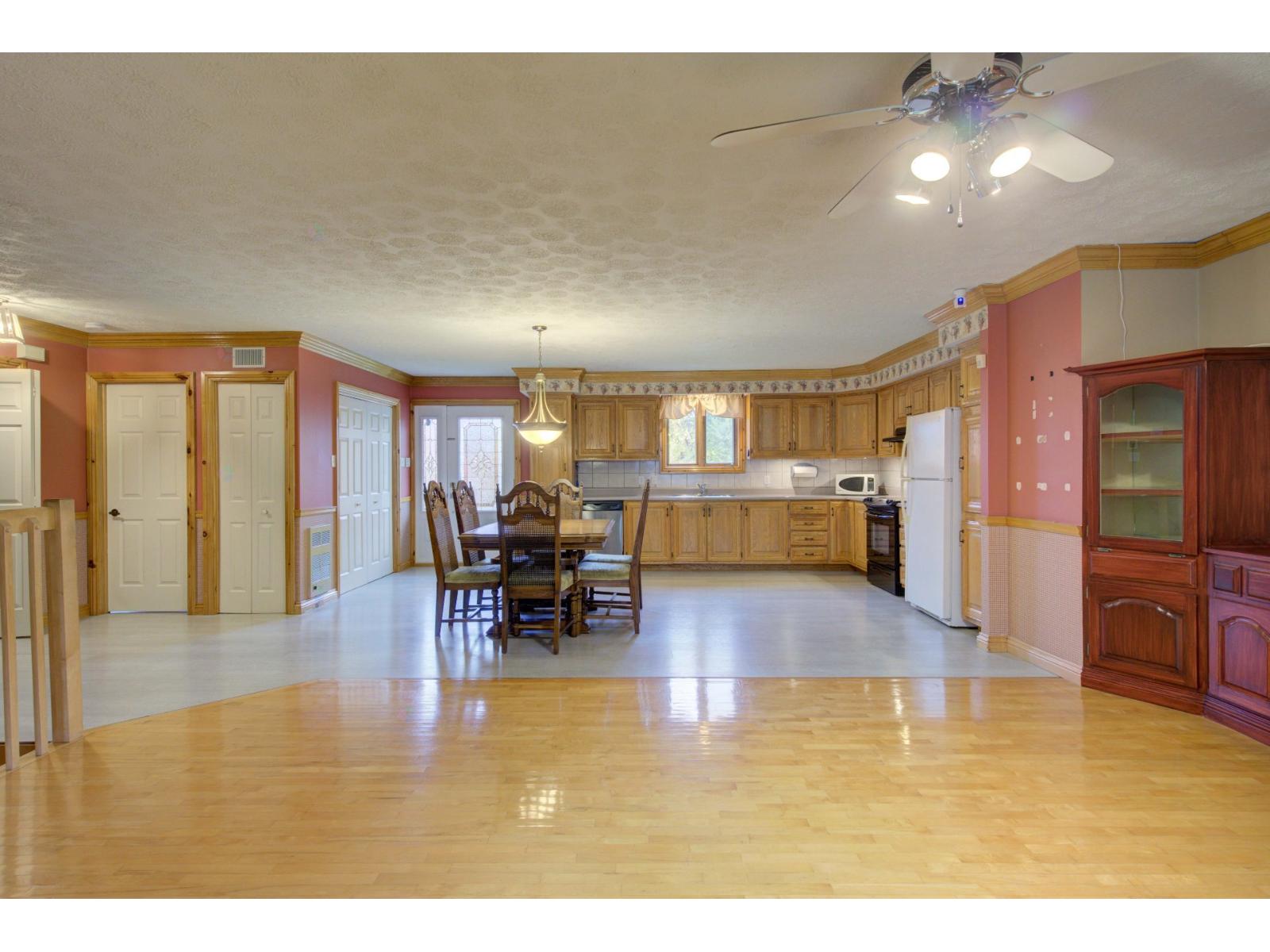 2482 Rue Hertel Property Photo 11