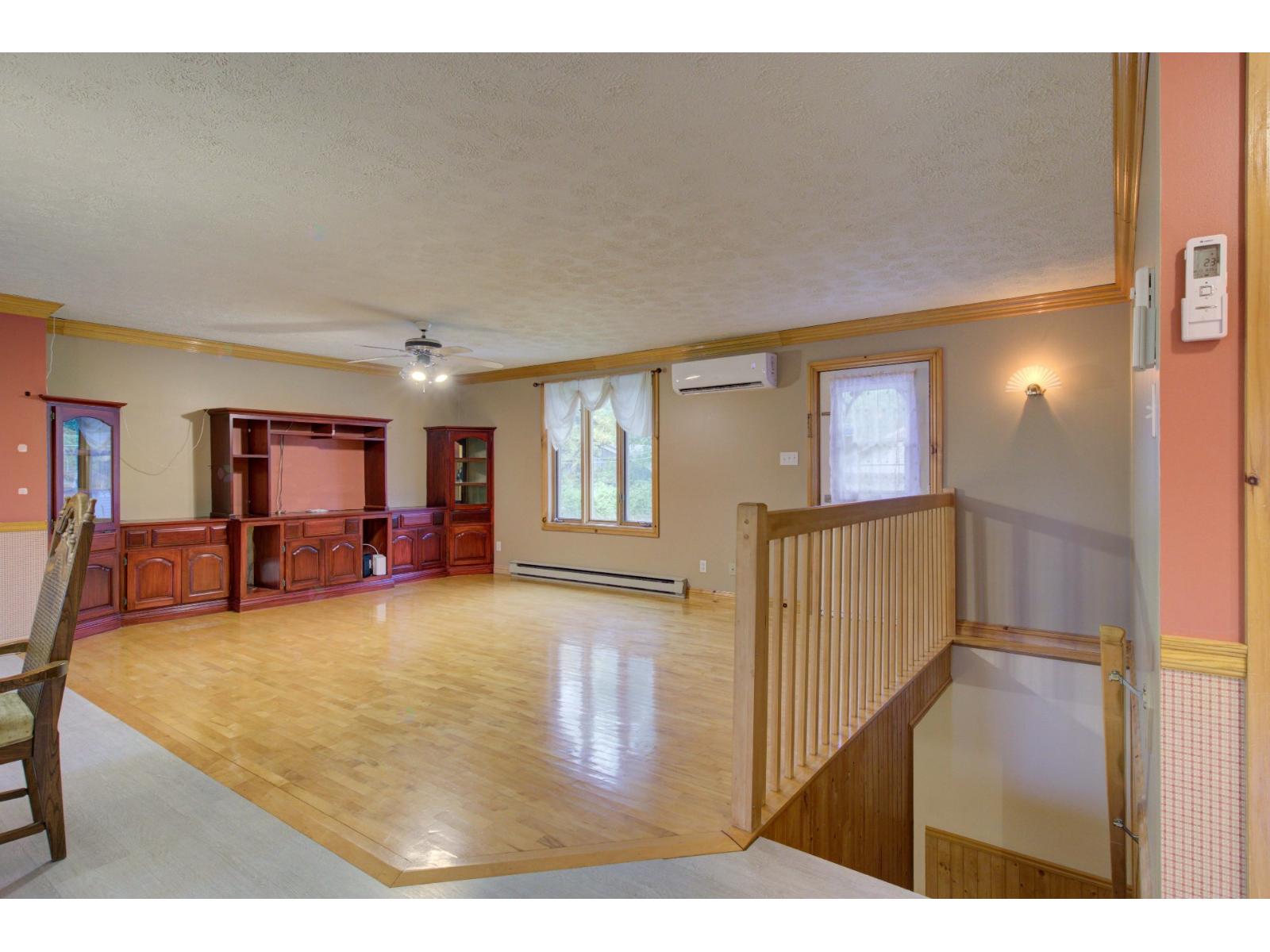2482 Rue Hertel Property Photo 12