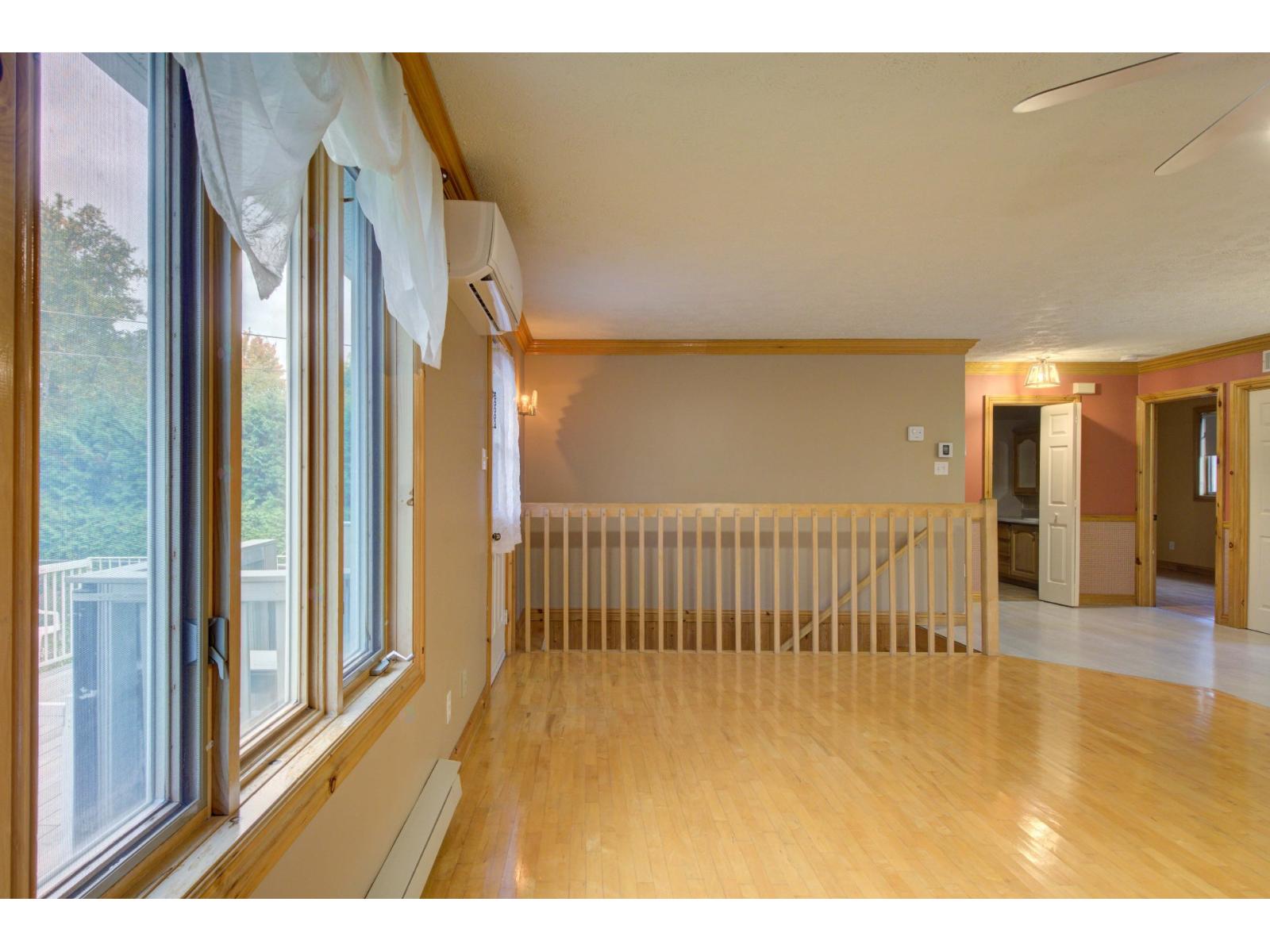 2482 Rue Hertel Property Photo 15