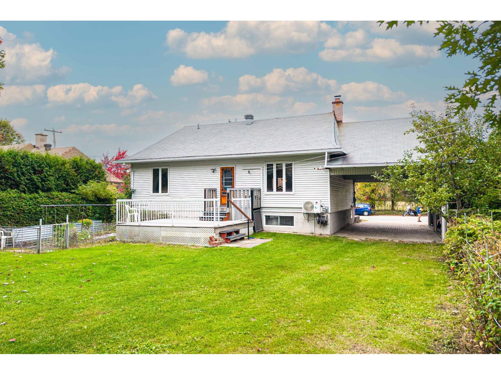 2482 Rue Hertel Property Photo 44
