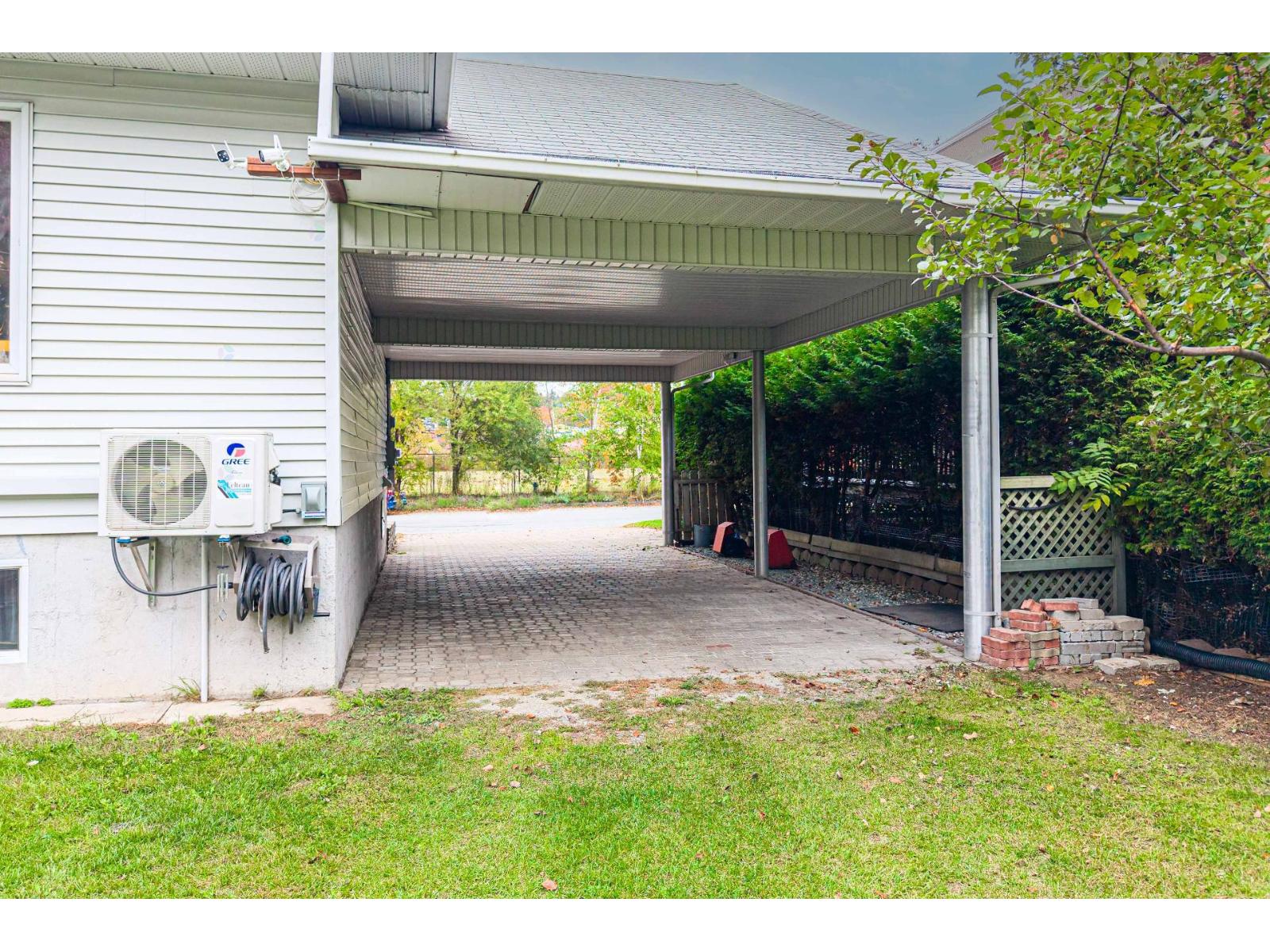 2482 Rue Hertel Property Photo 63