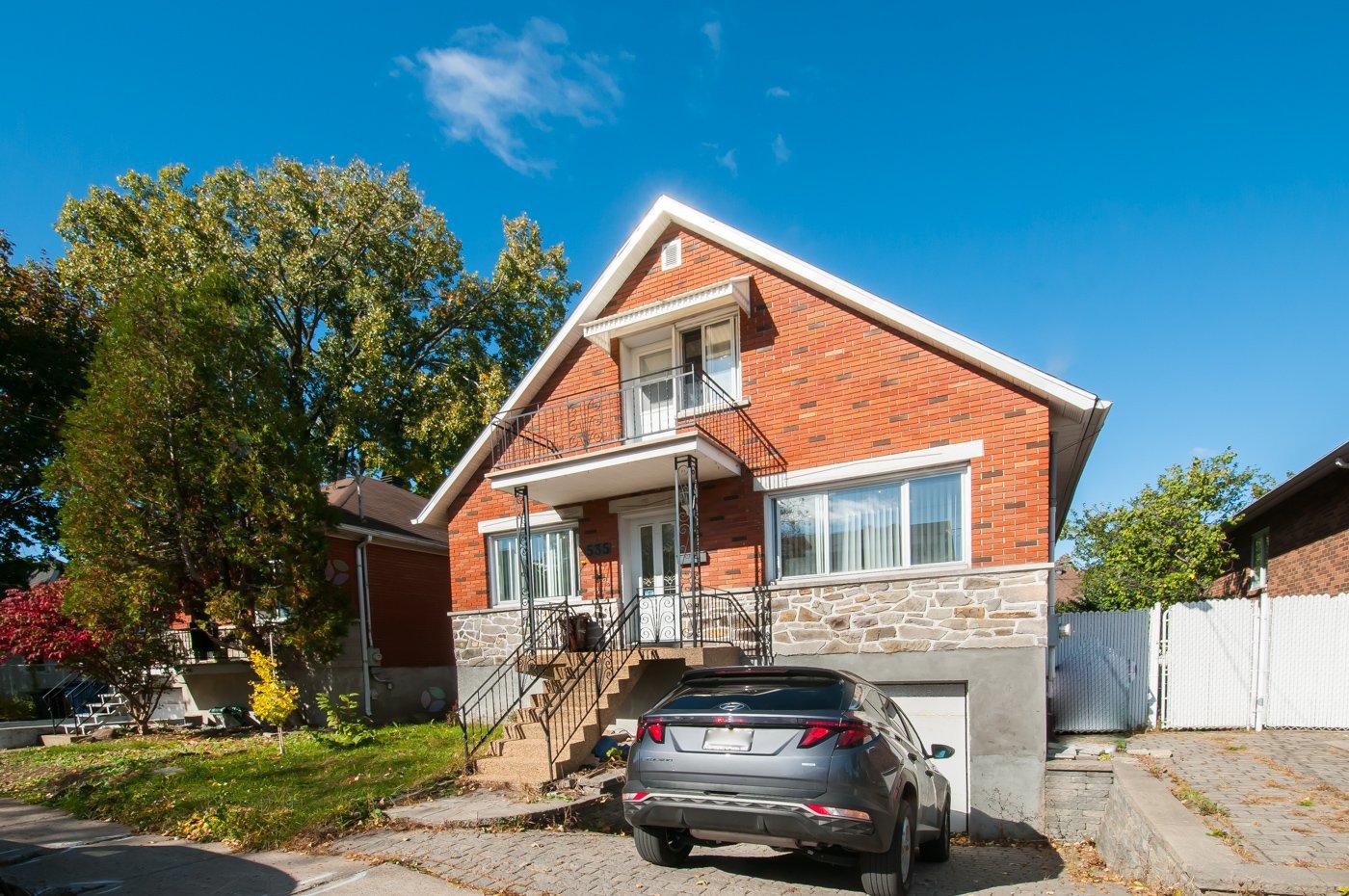 535 Rue Leblanc E. Property Photo 2