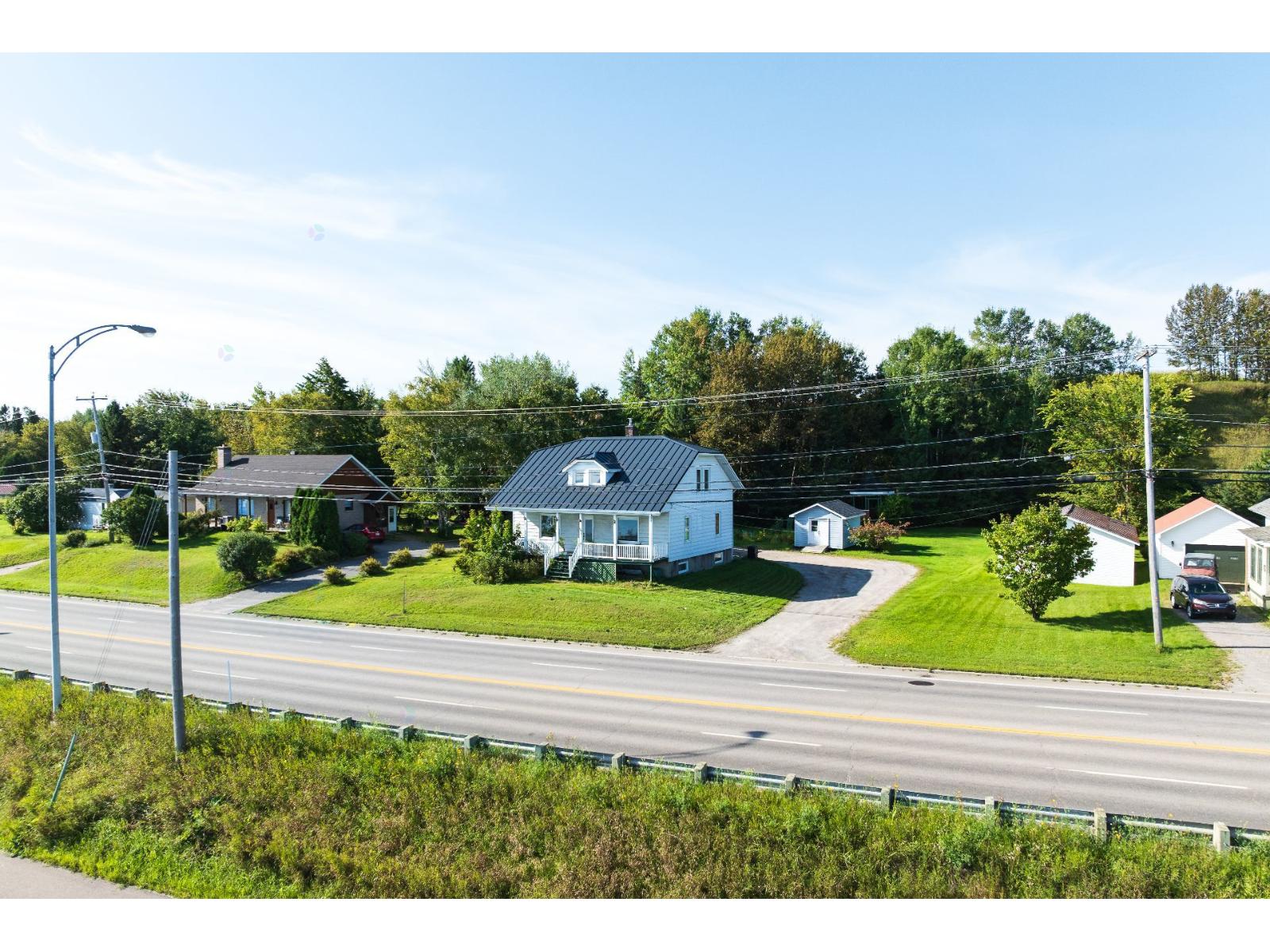 691 Boul. De L'anse Property Photo 1