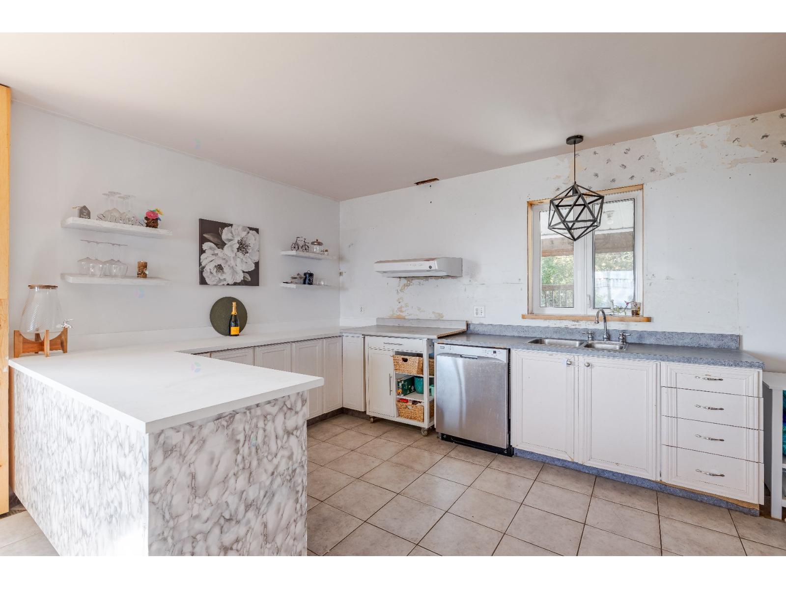 691 Boul. De L'anse Property Photo 12
