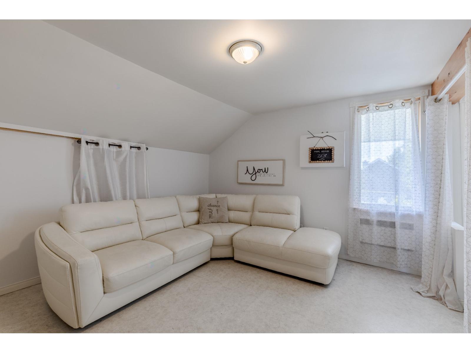 691 Boul. De L'anse Property Photo 21