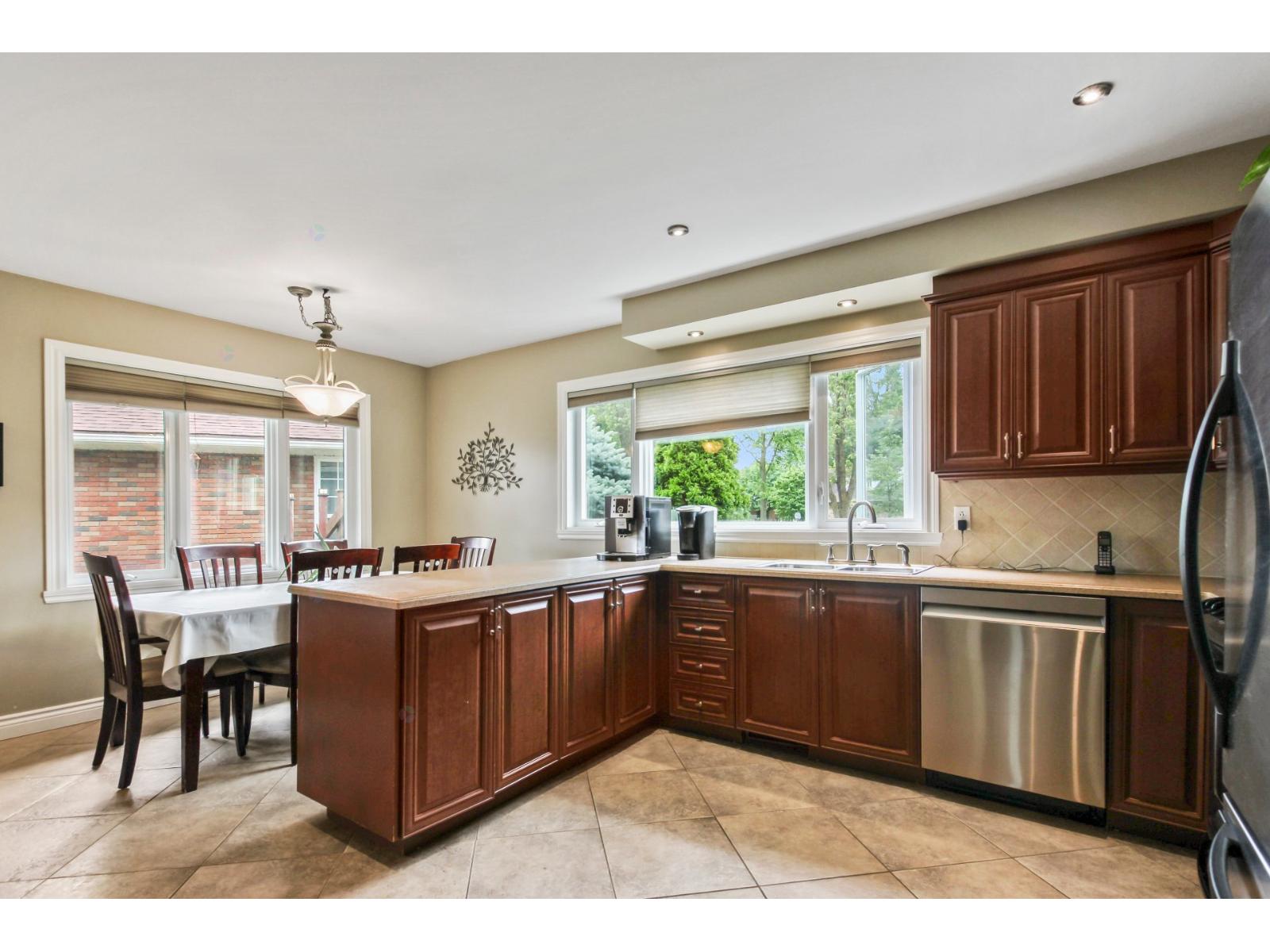 34 Rue Camille Property Photo 3
