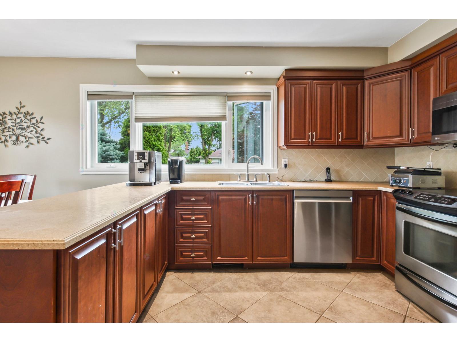 34 Rue Camille Property Photo 4