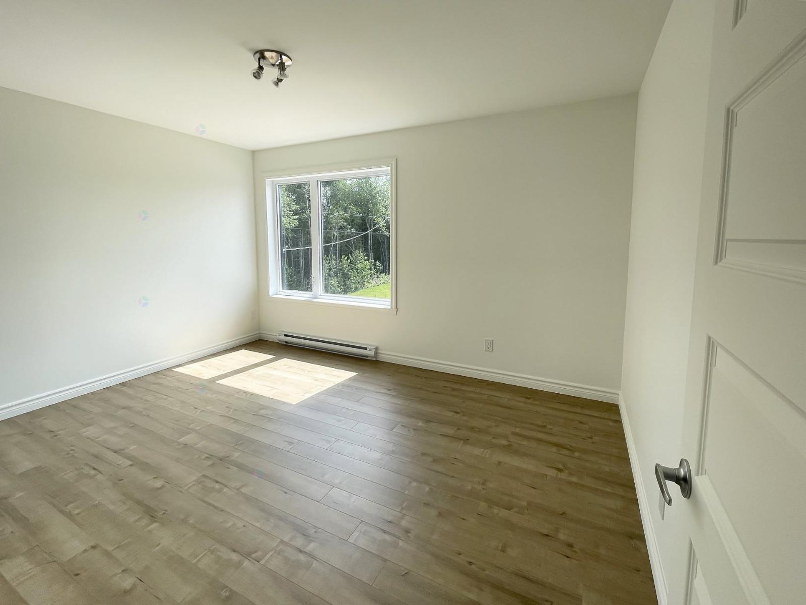 1230 Av. Lambert Property Photo 16