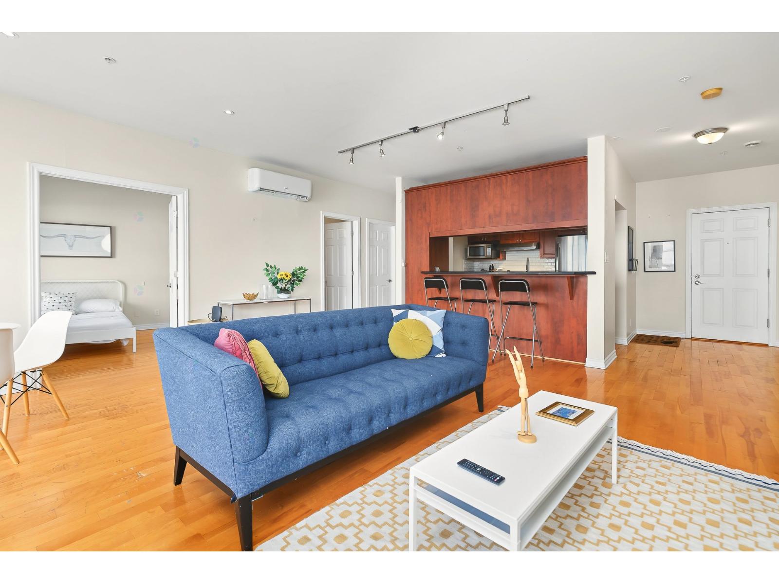 320 Rue Sherbrooke O., #201 Property Photo 11