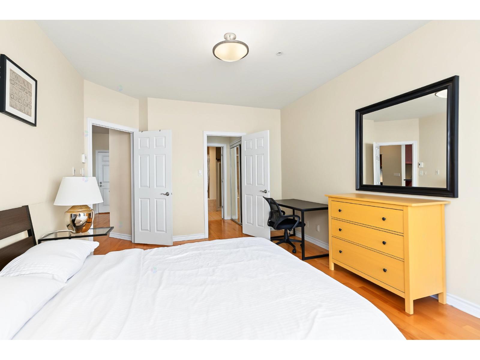 320 Rue Sherbrooke O., #201 Property Photo 16