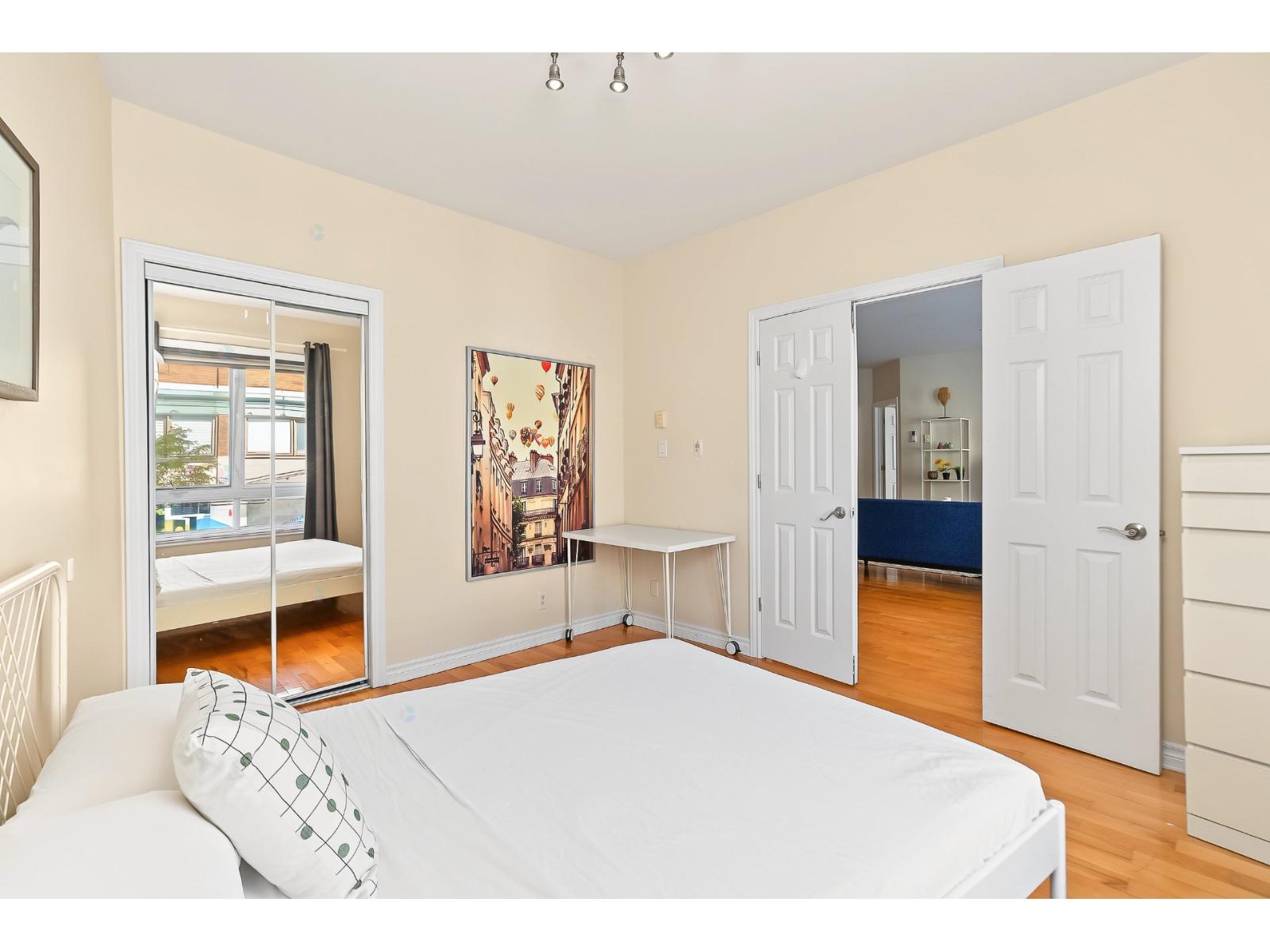 320 Rue Sherbrooke O., #201 Property Photo 19