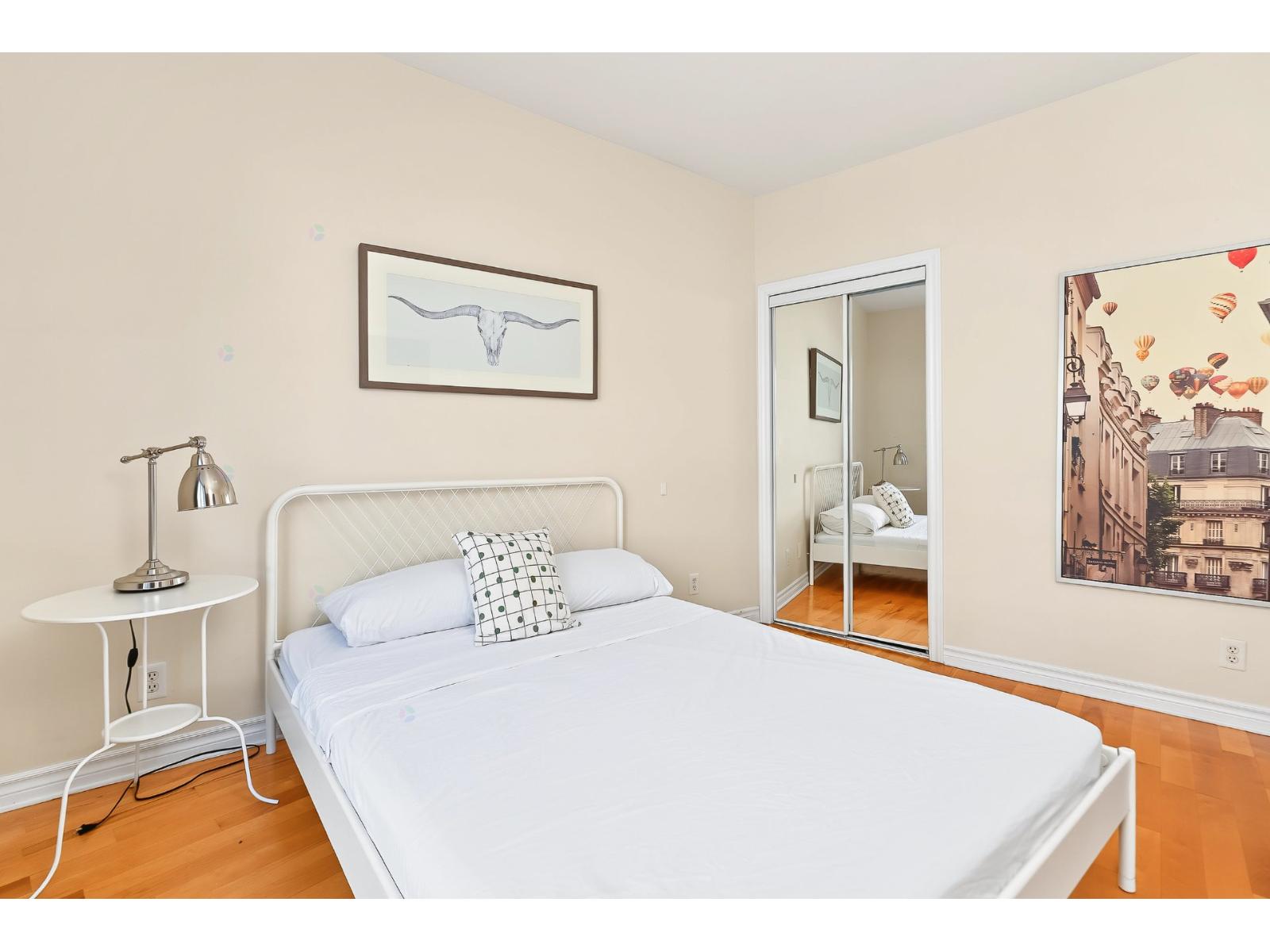 320 Rue Sherbrooke O., #201 Property Photo 20