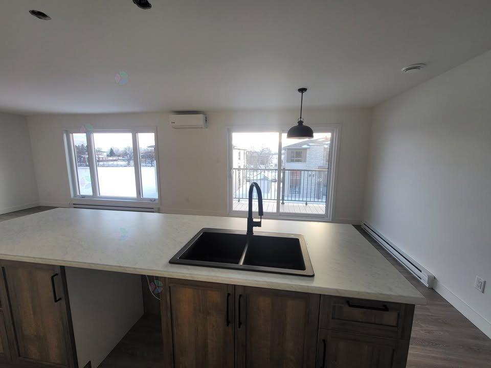90 Carré De La Passerelle Property Photo 5