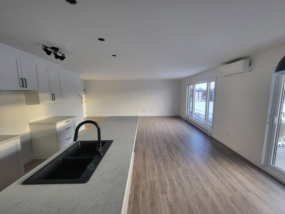 90 Carré De La Passerelle Property Photo 6