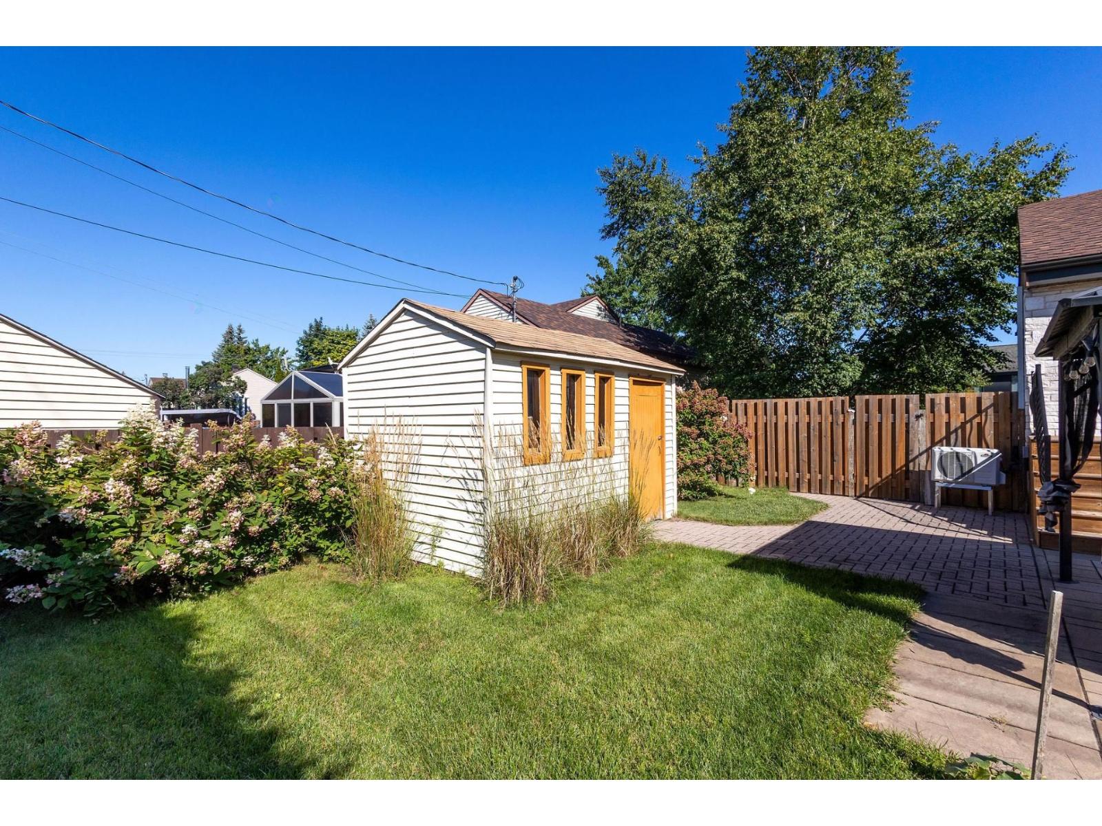 1796 Boul. Des Seigneurs Property Photo 31