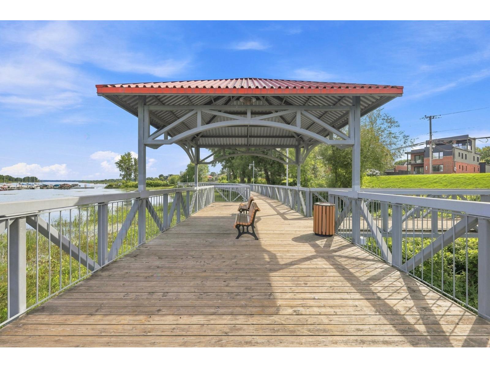 5439 Route Marie-victorin Property Photo 2
