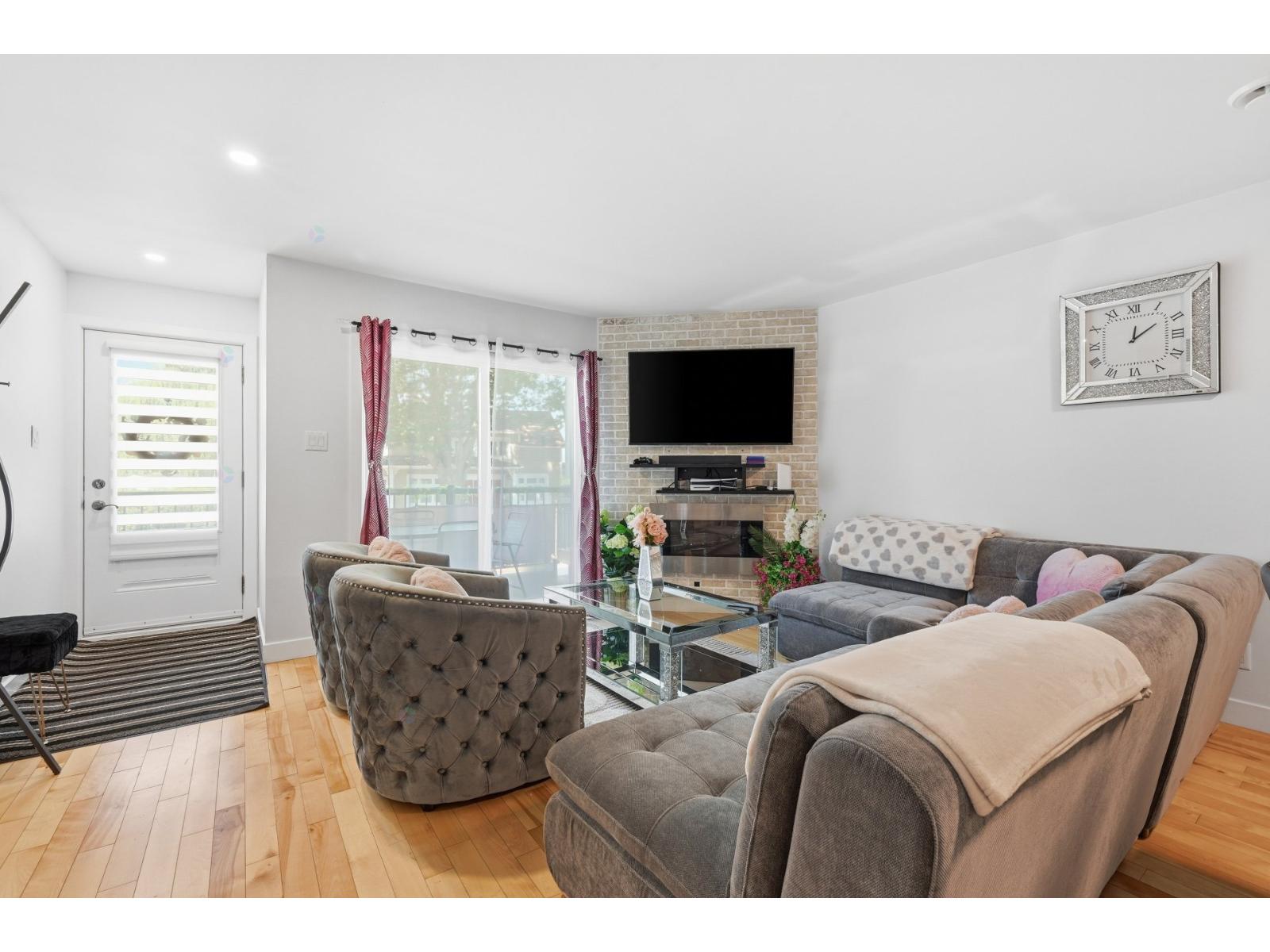 5439 Route Marie-victorin Property Photo 8