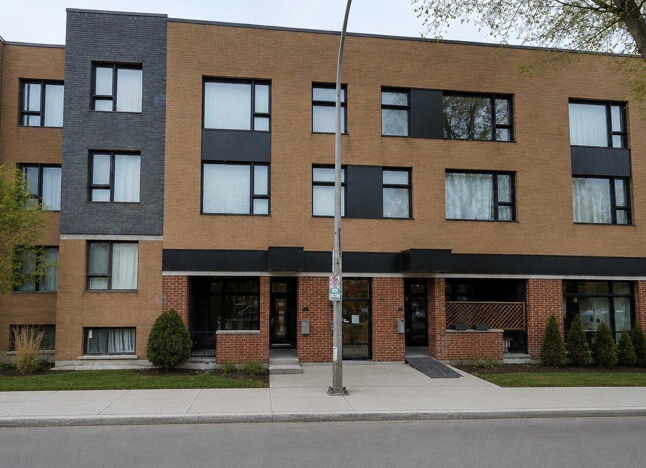 4925 Rue Ontario E. Property Photo 1