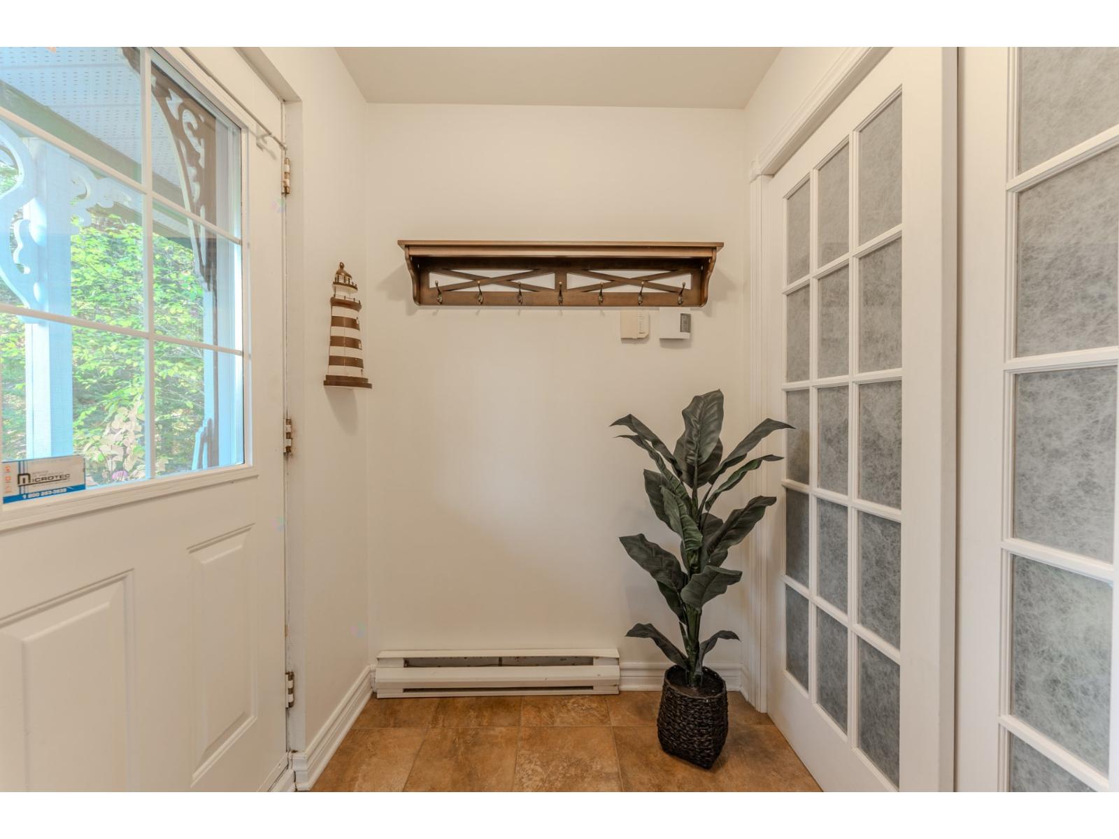 1053 Av. Du Golf Property Photo 8