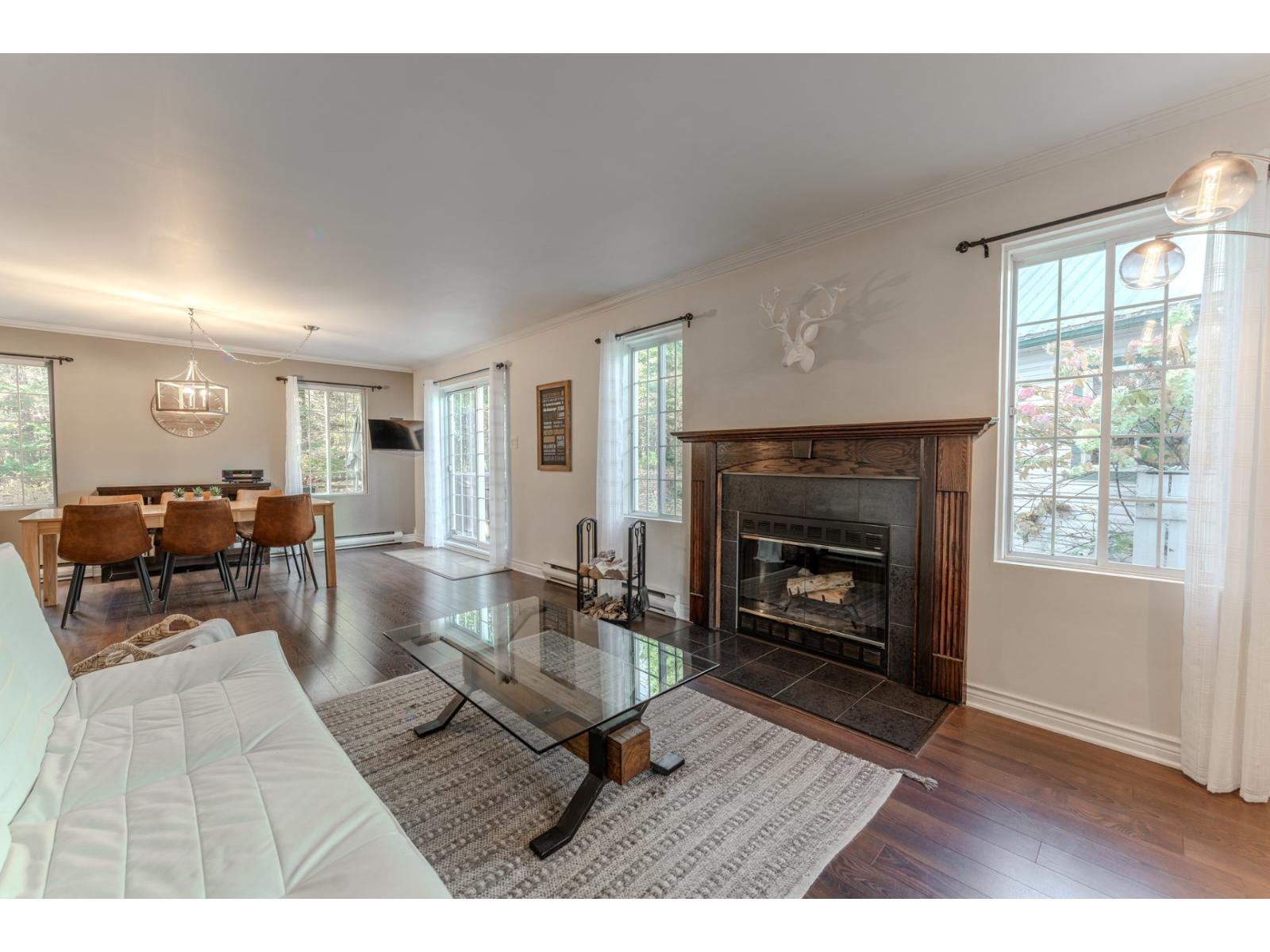 1053 Av. Du Golf Property Photo 9