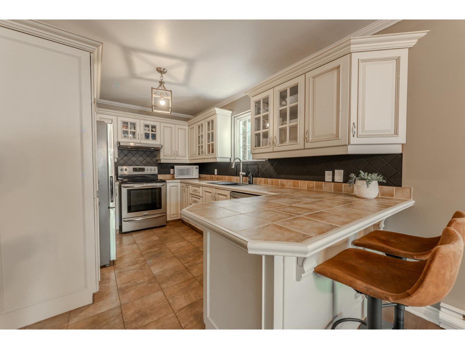 1053 Av. Du Golf Property Photo 15