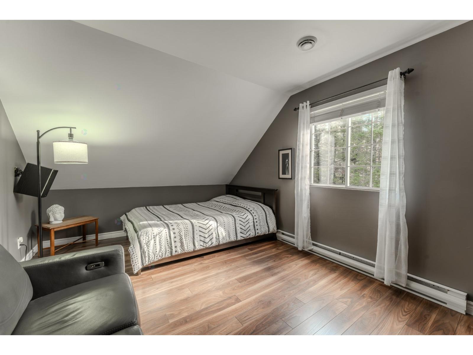 1053 Av. Du Golf Property Photo 25