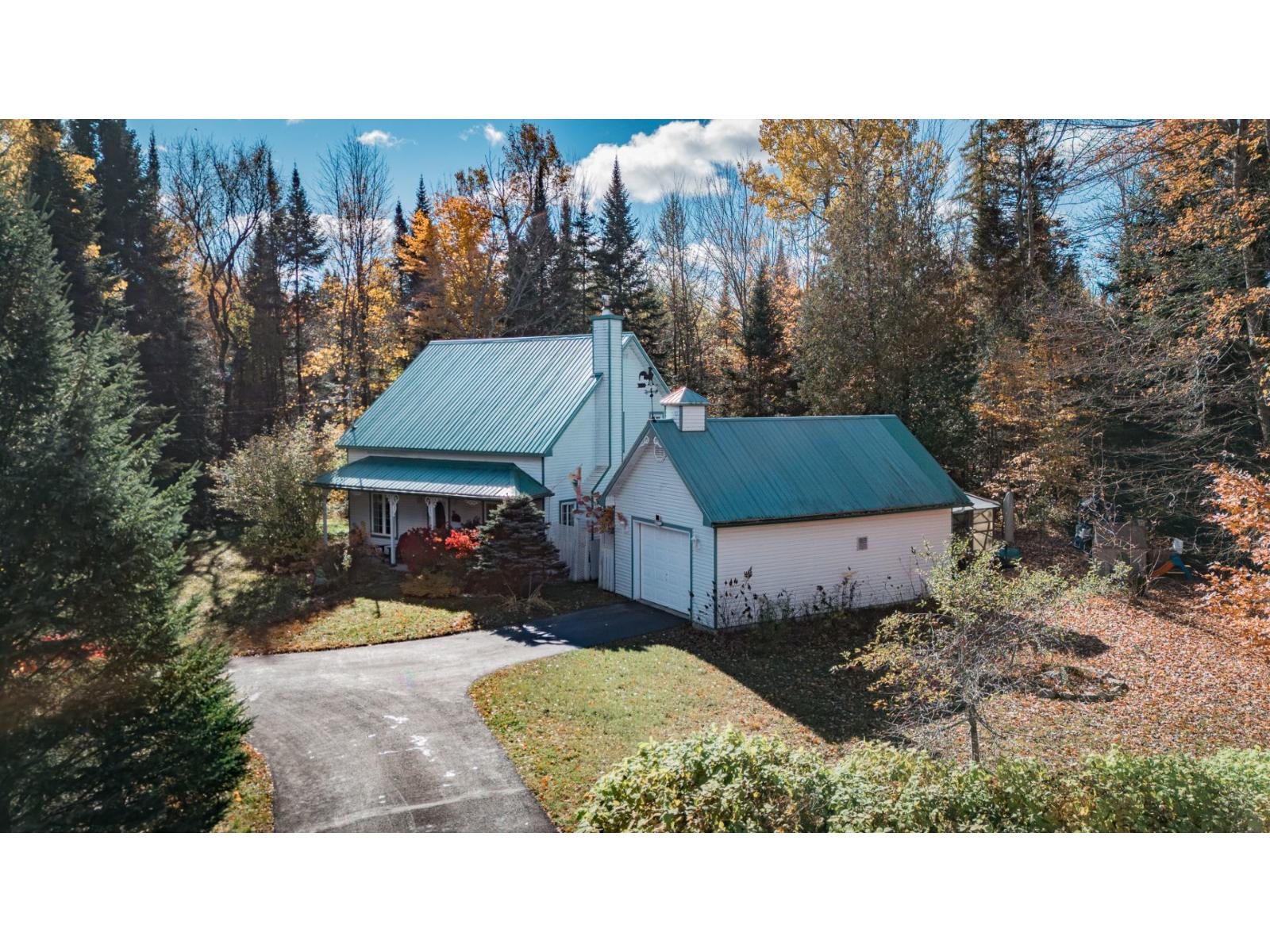 1053 Av. Du Golf Property Photo 37